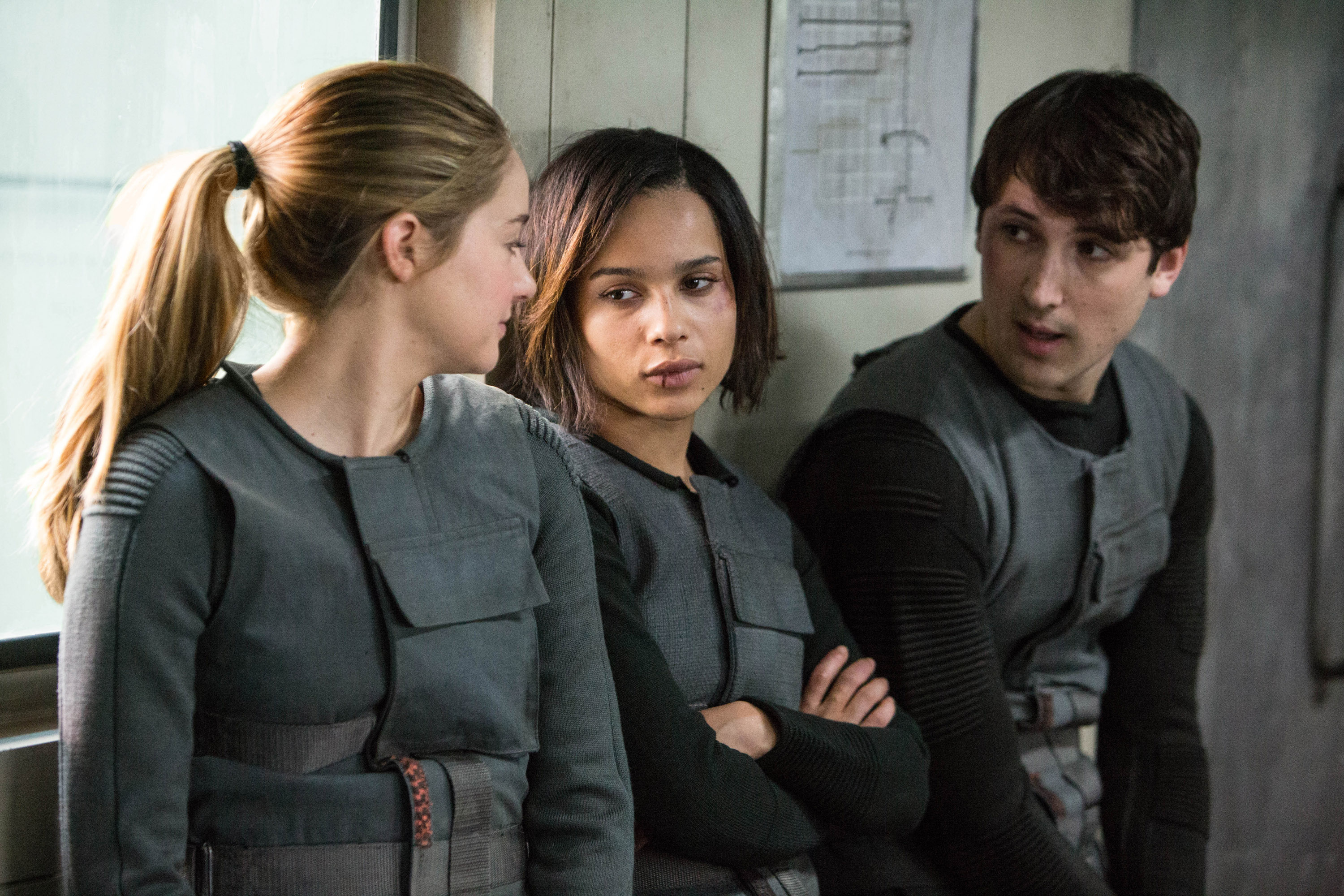 Review: 'Divergent' doesn't diverge quite enough