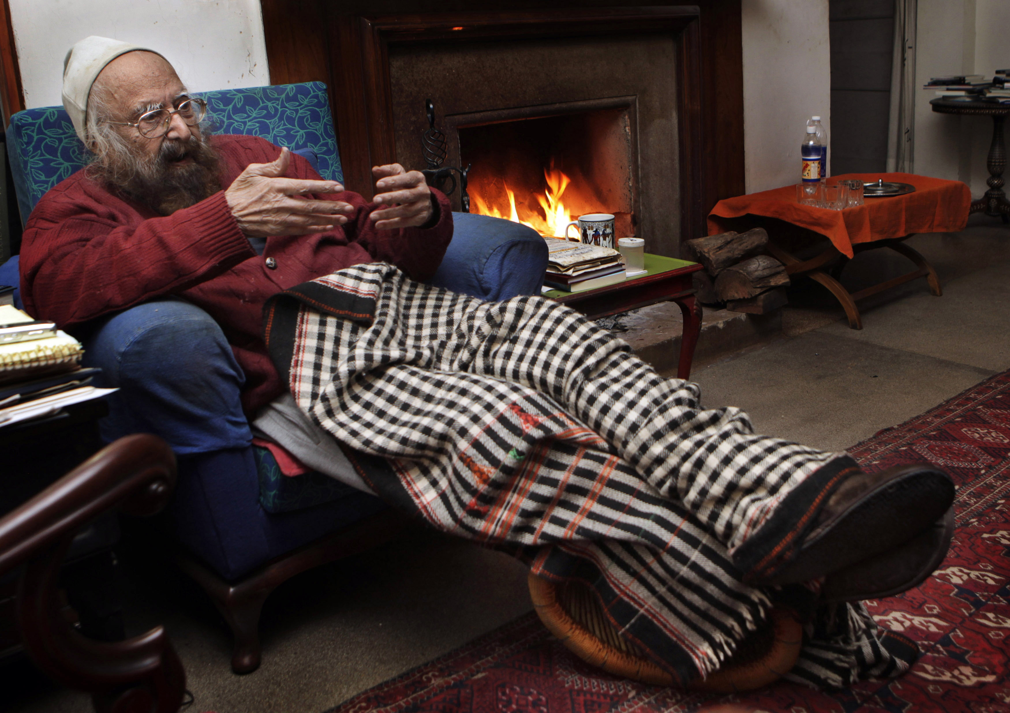 Indian writer, editor Khushwant Singh dies at 99