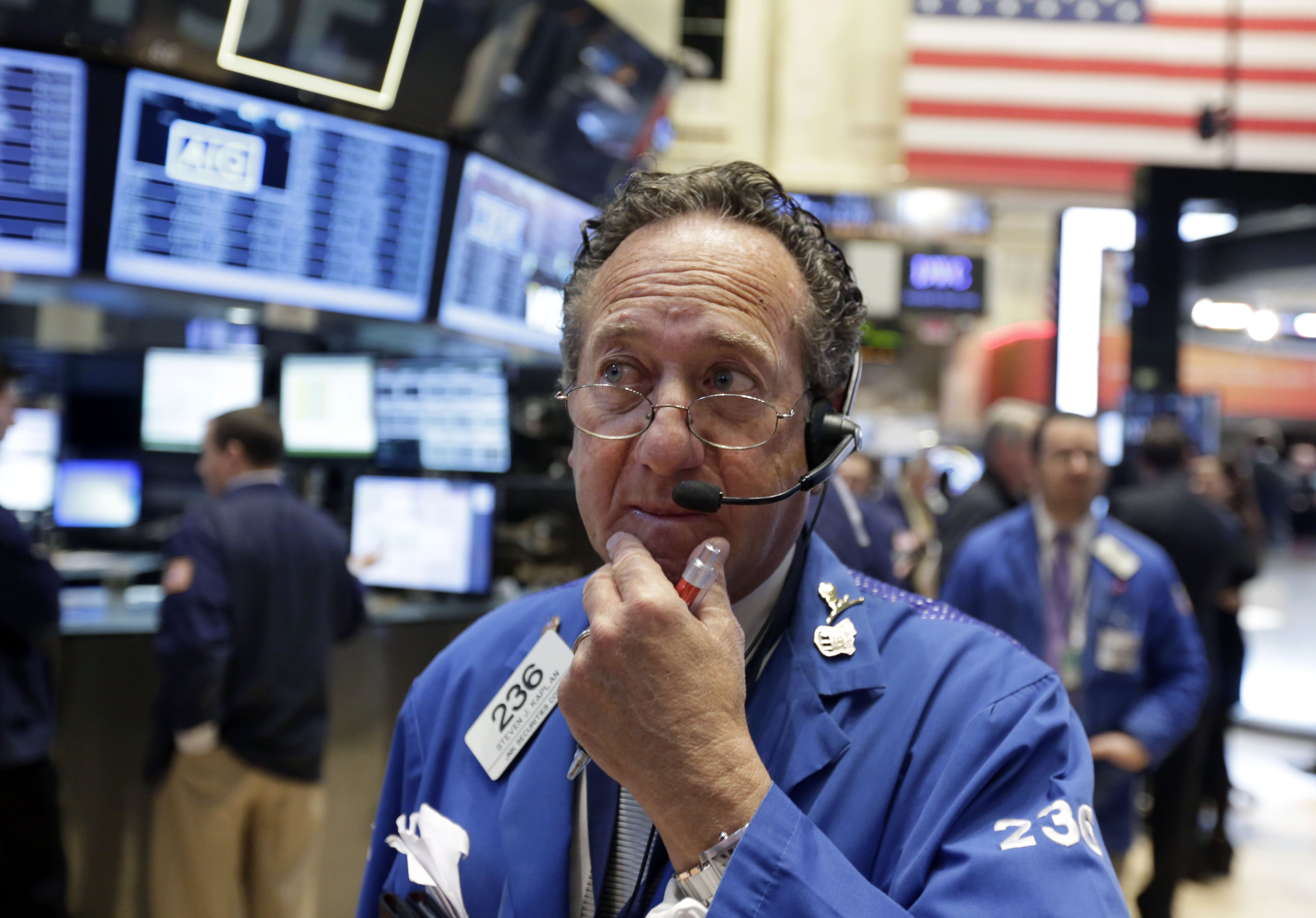 Stocks edge higher on better US economic news