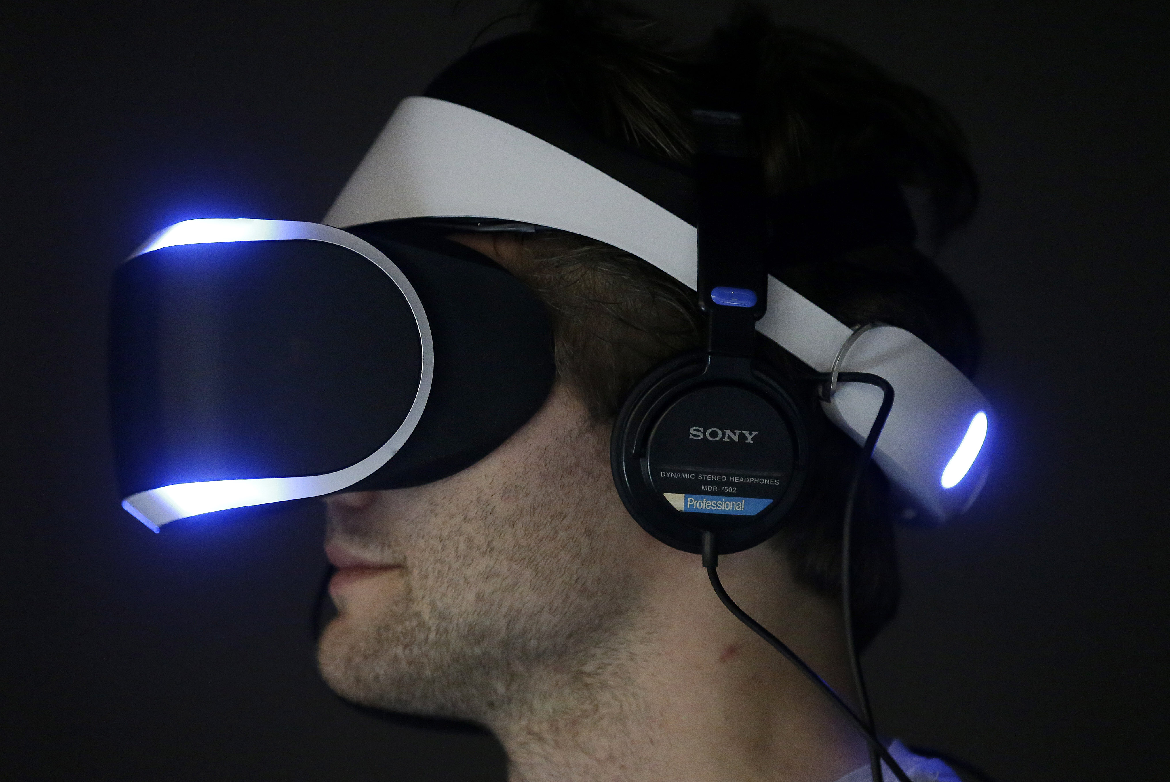 A heads-on look at Sony's virtual reality goggles