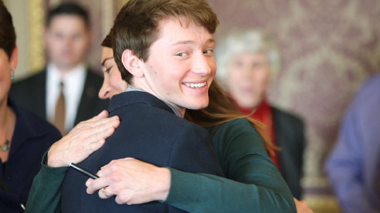 Governor signs bill to protect child when parent is primary murder suspect