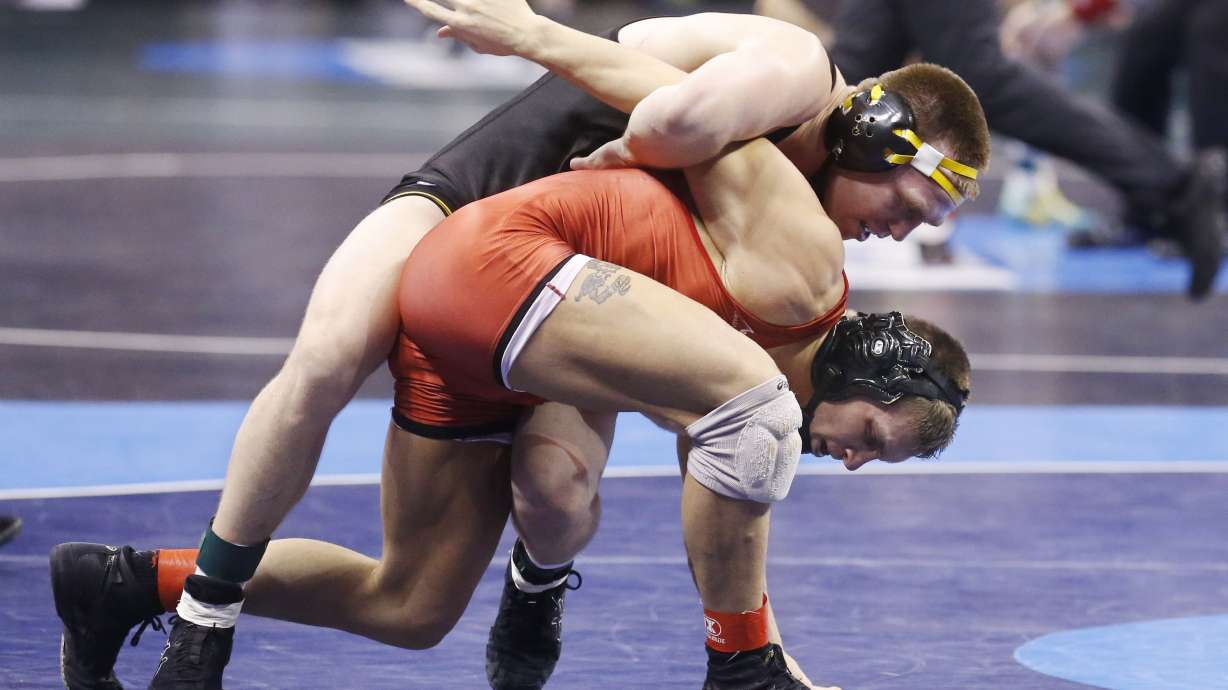 Penn State leads NCAA wrestling championships
