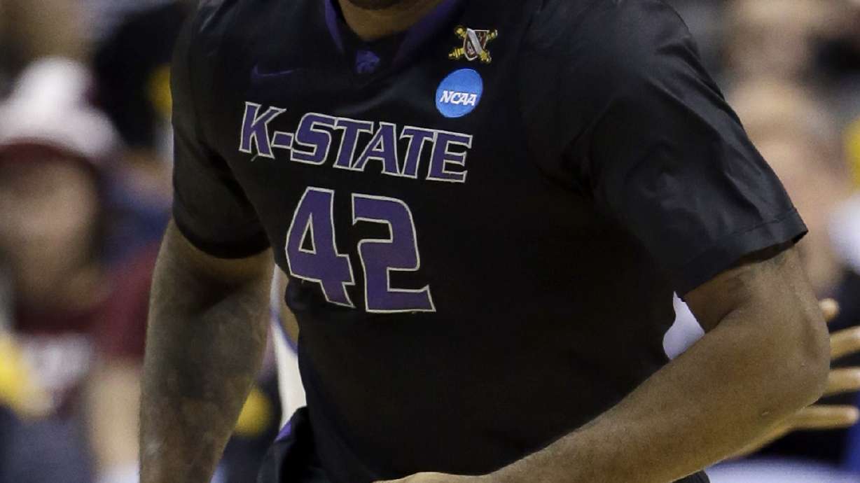 No. 8 seed Kentucky holds off Kansas State, 56-49