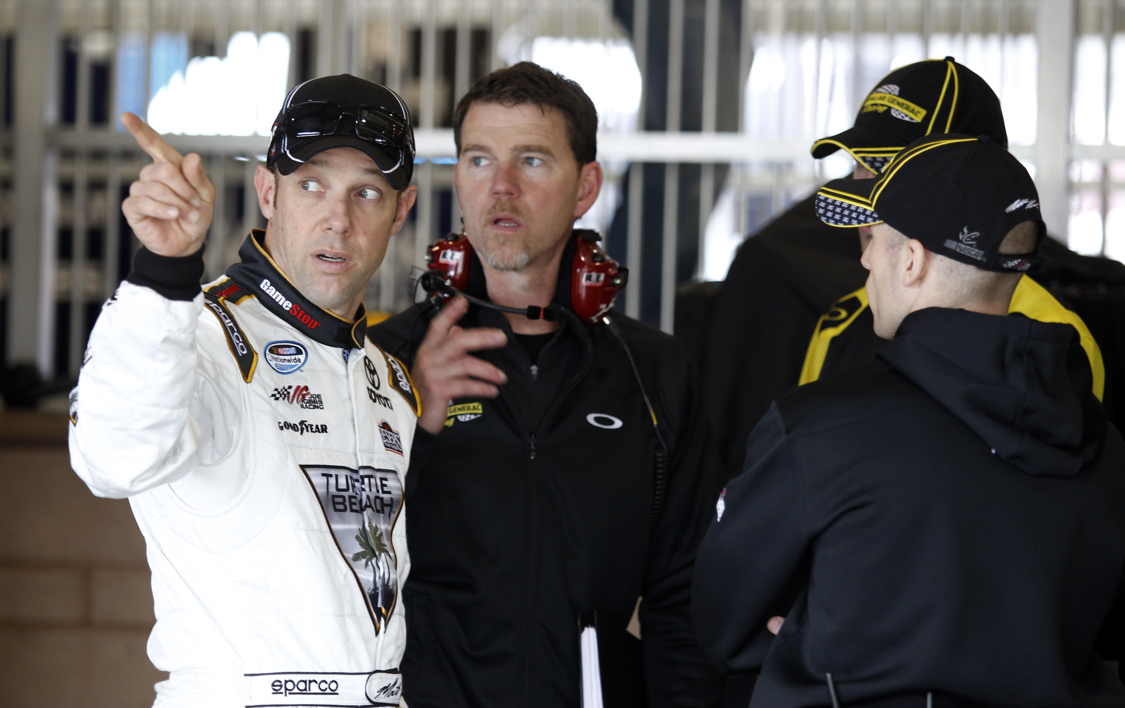 Hamlin, Logano back at Fontana after fateful wreck