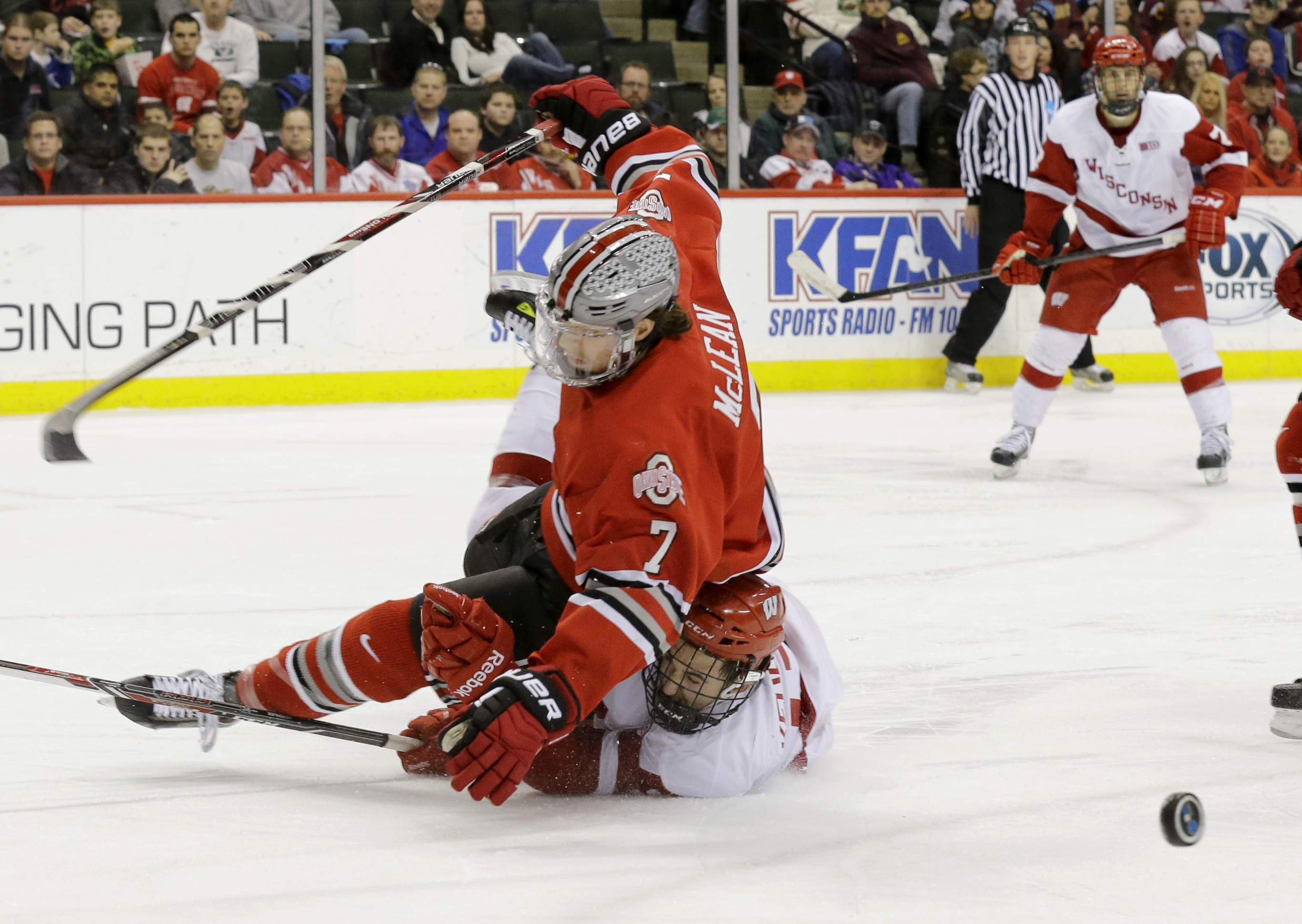 Wisconsin wins inaugural Big Ten hockey tournament