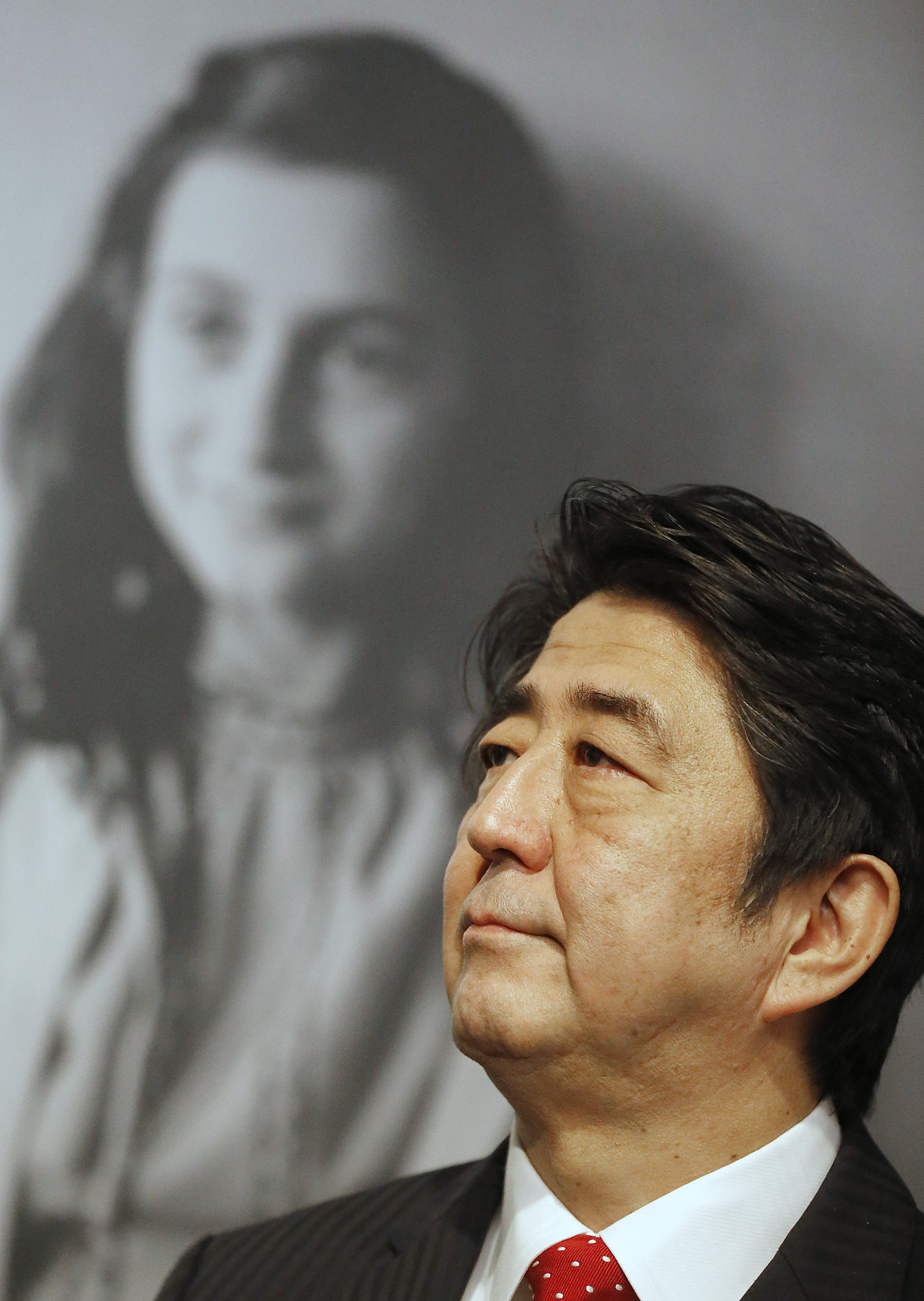 Japan prime minister Abe visits Anne Frank House