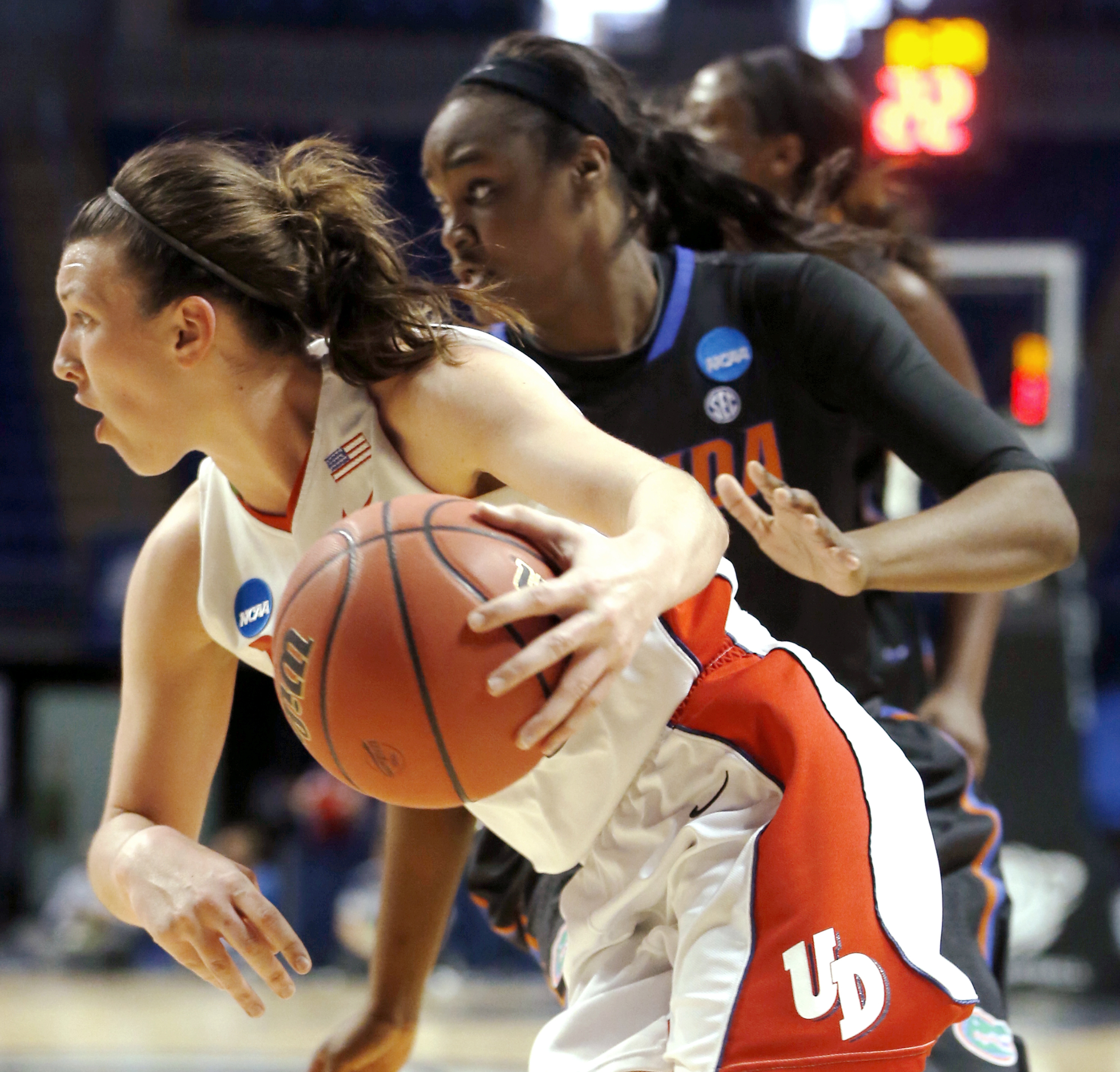 Florida rallies past Dayton 83-69 in NCAA upset