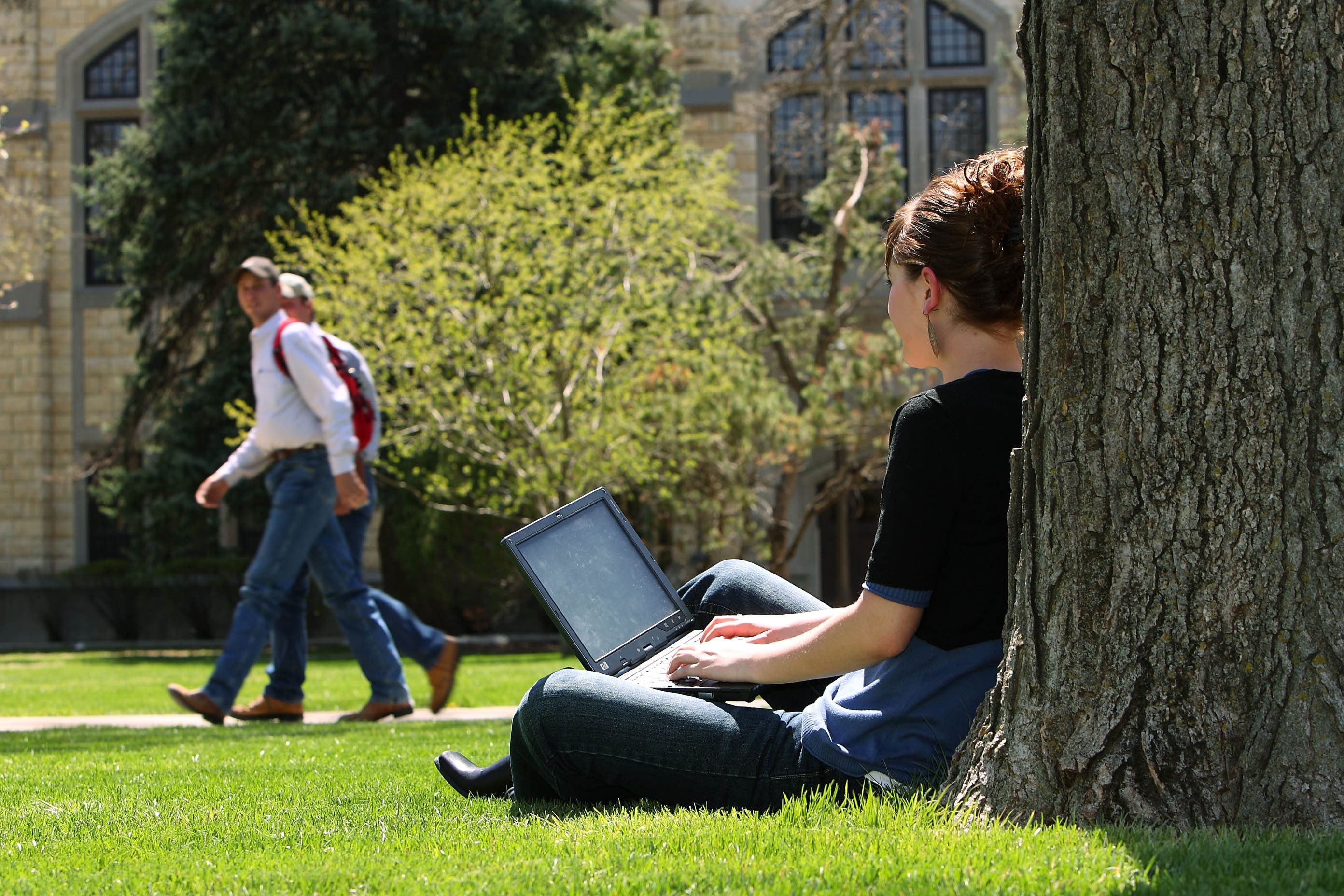 Fort Hays State University Addresses Dramatic Increase in Mobile Devices with Aruba Networks Gigabit Wi-Fi Infrastructure