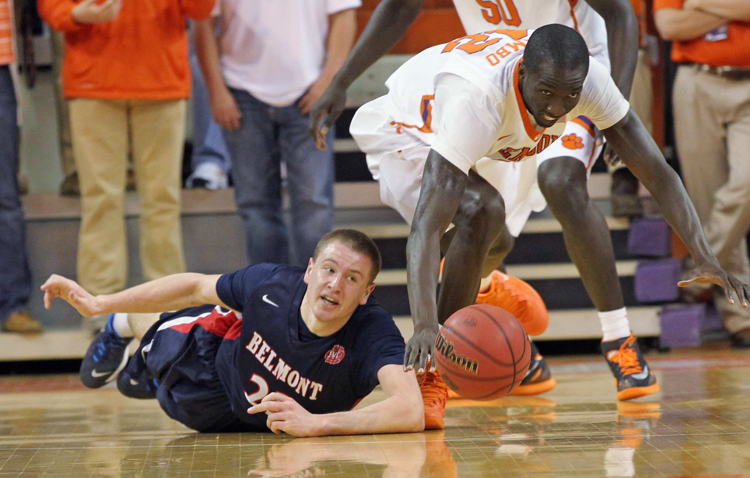 Harrison's 16 lead Clemson to NIT semis 73-68