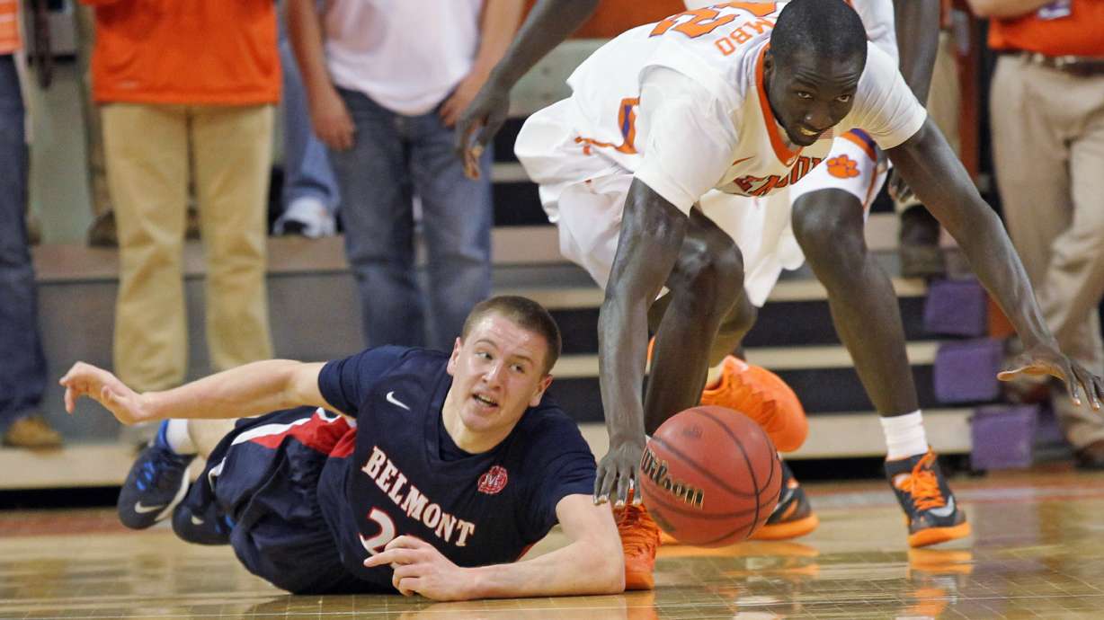 Harrison's 16 lead Clemson to NIT semis 73-68