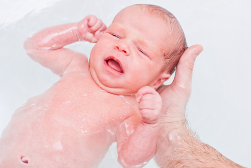 Safety of water births unproven, doctors say
