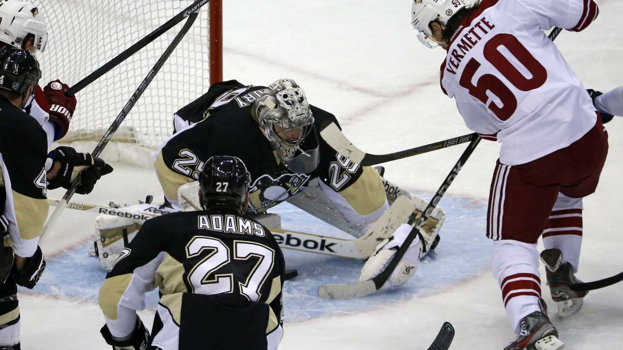 Coyotes stun erratic Penguins 3-2
