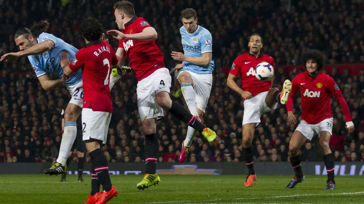 Column: Rebuilding United make or break for Moyes