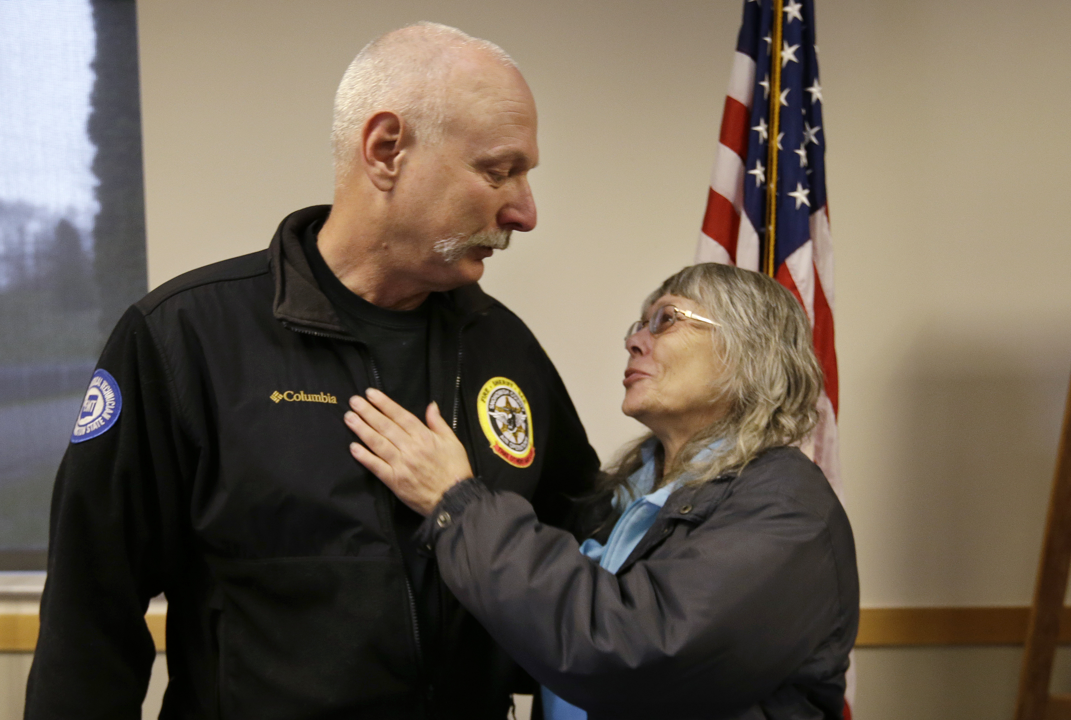 Washington mudslide brings tales of heroism, loss