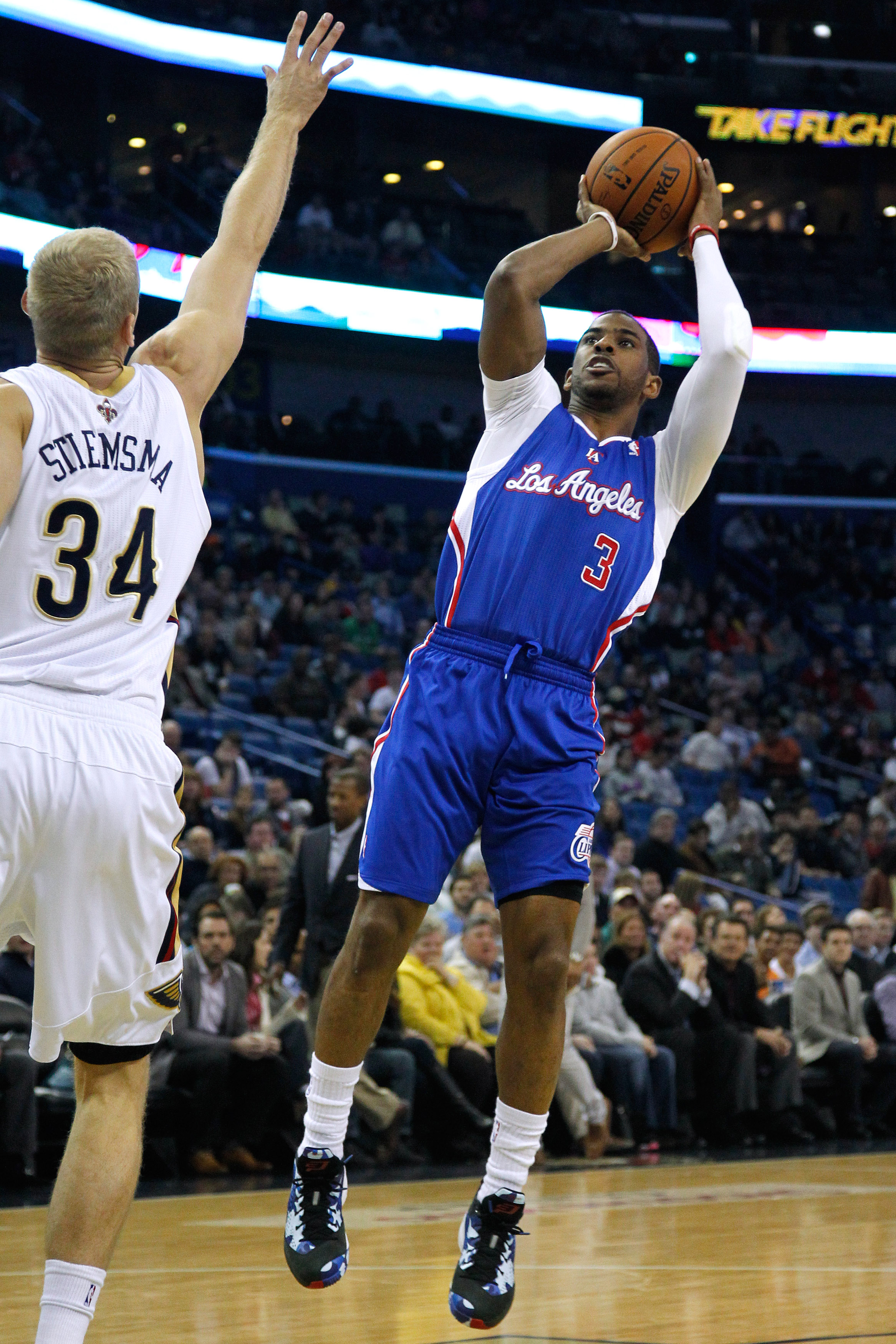 Davis powers Pelicans past Clippers, 98-96