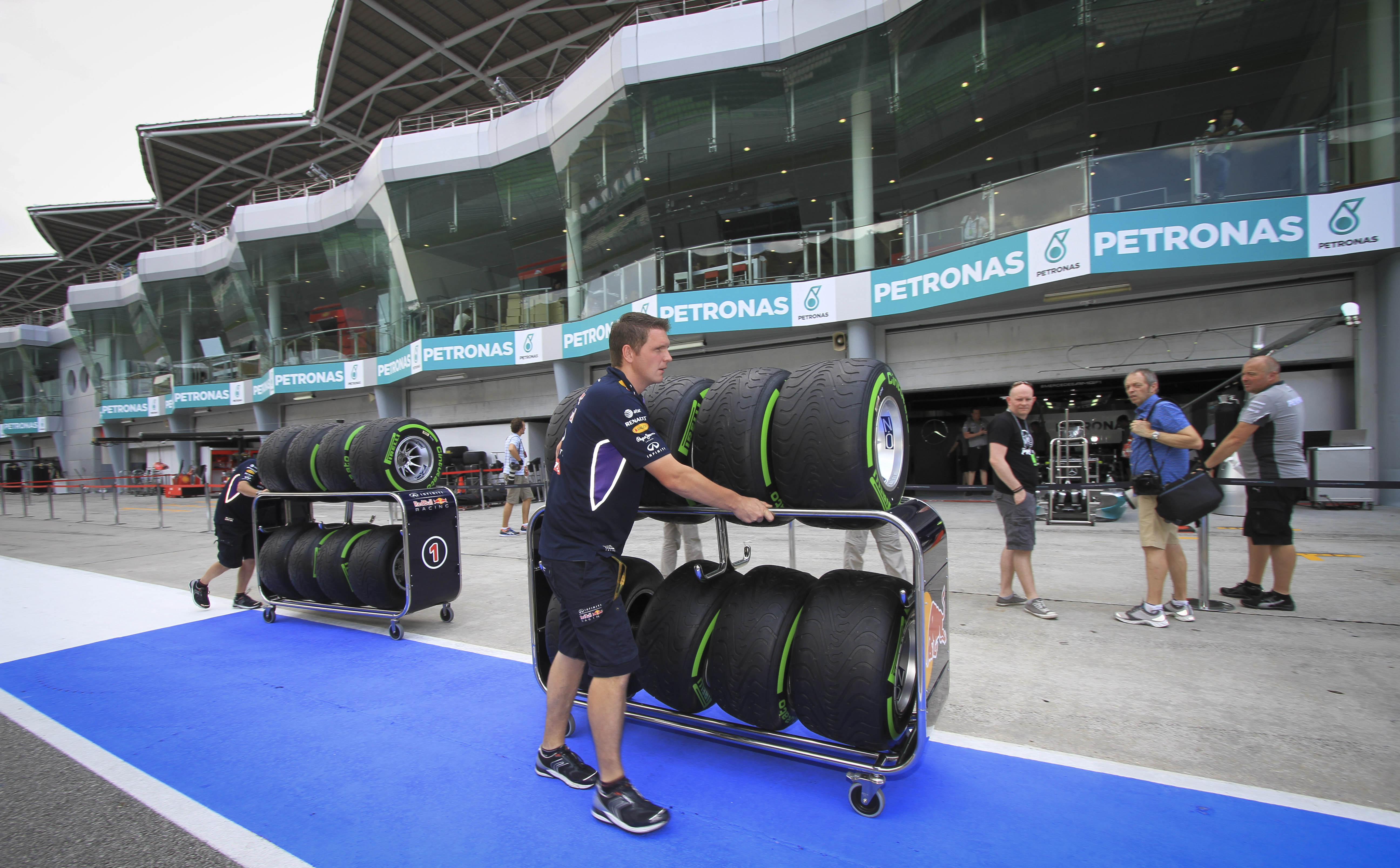 Malaysian GP chiefs wait and see on new contract