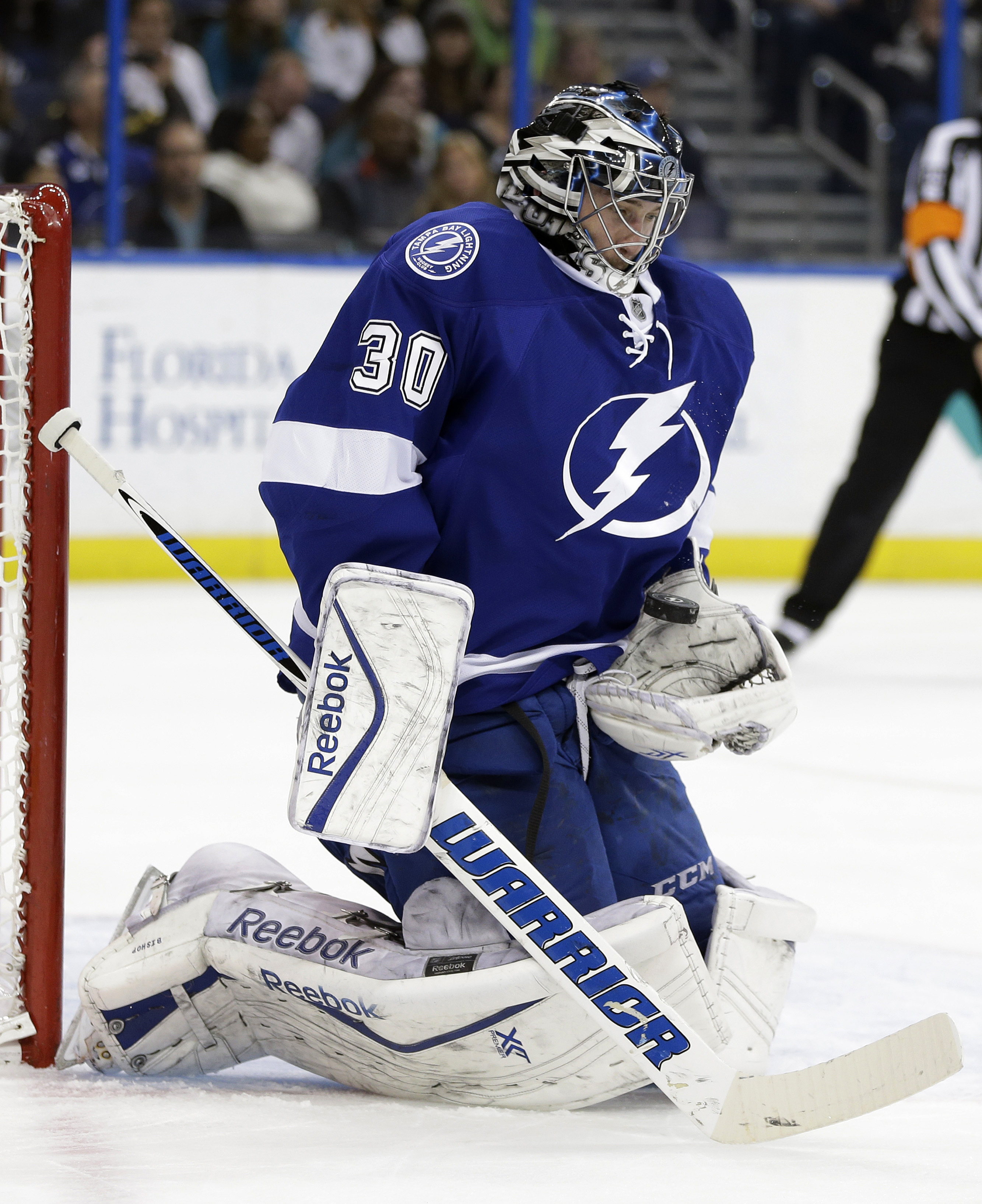 Salo scores in 13th SO round, Bolts top Isles 3-2