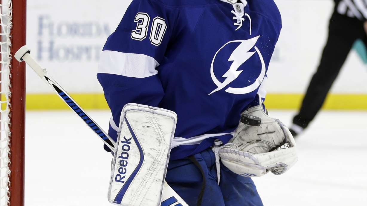 Salo scores in 13th SO round, Bolts top Isles 3-2