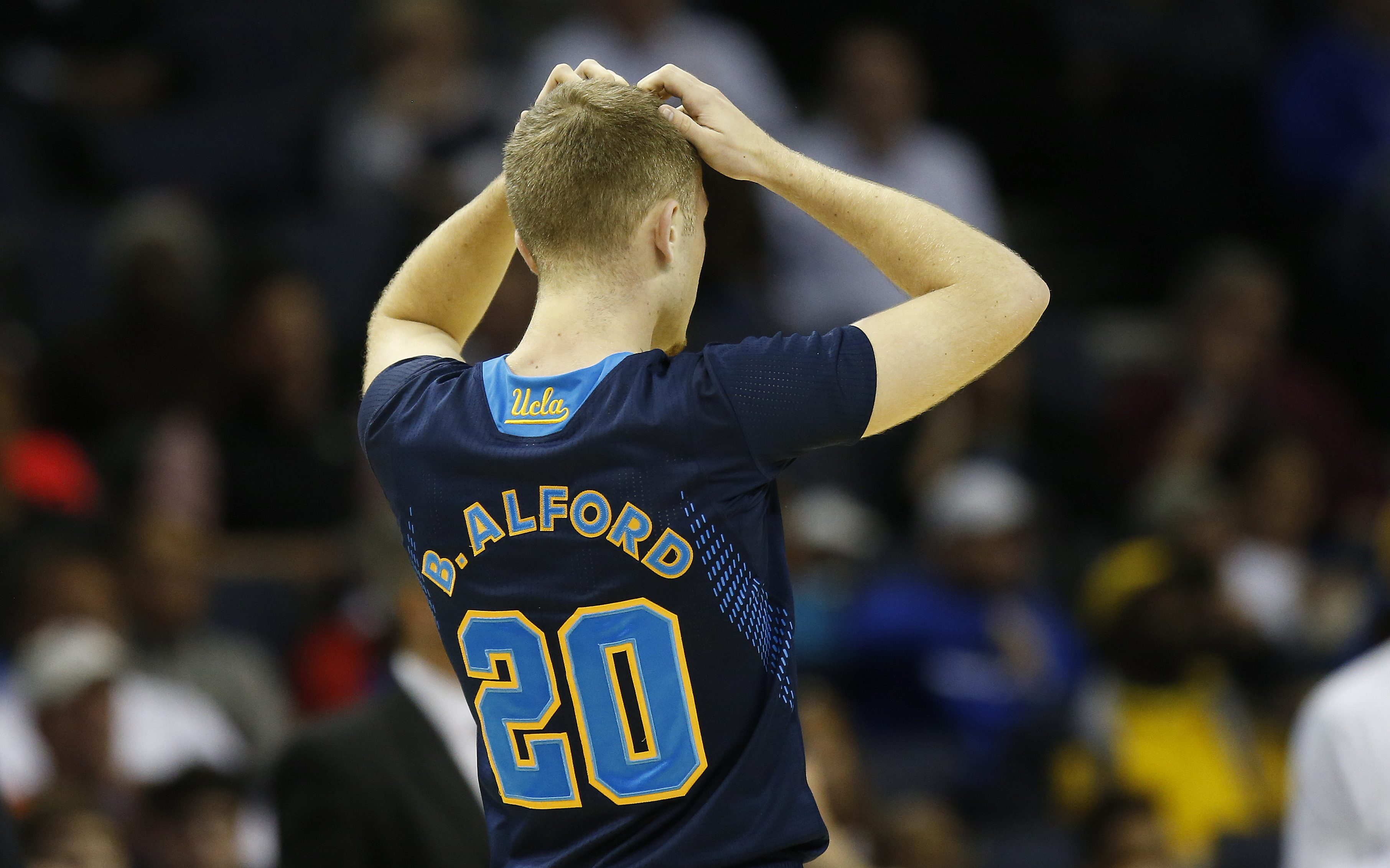UCLA's offense struggles in 79-68 loss to Florida