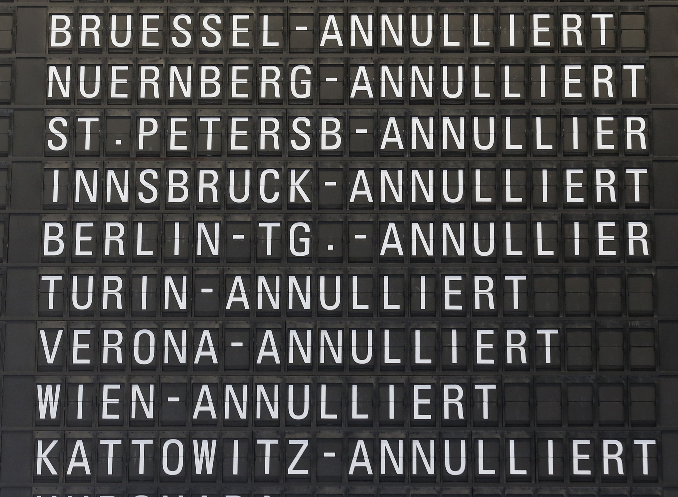 Lufthansa cancels 3,800 flights due to strike