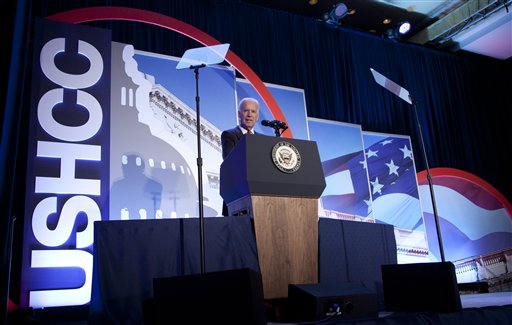 Más población hispana no se refleja electoralmente