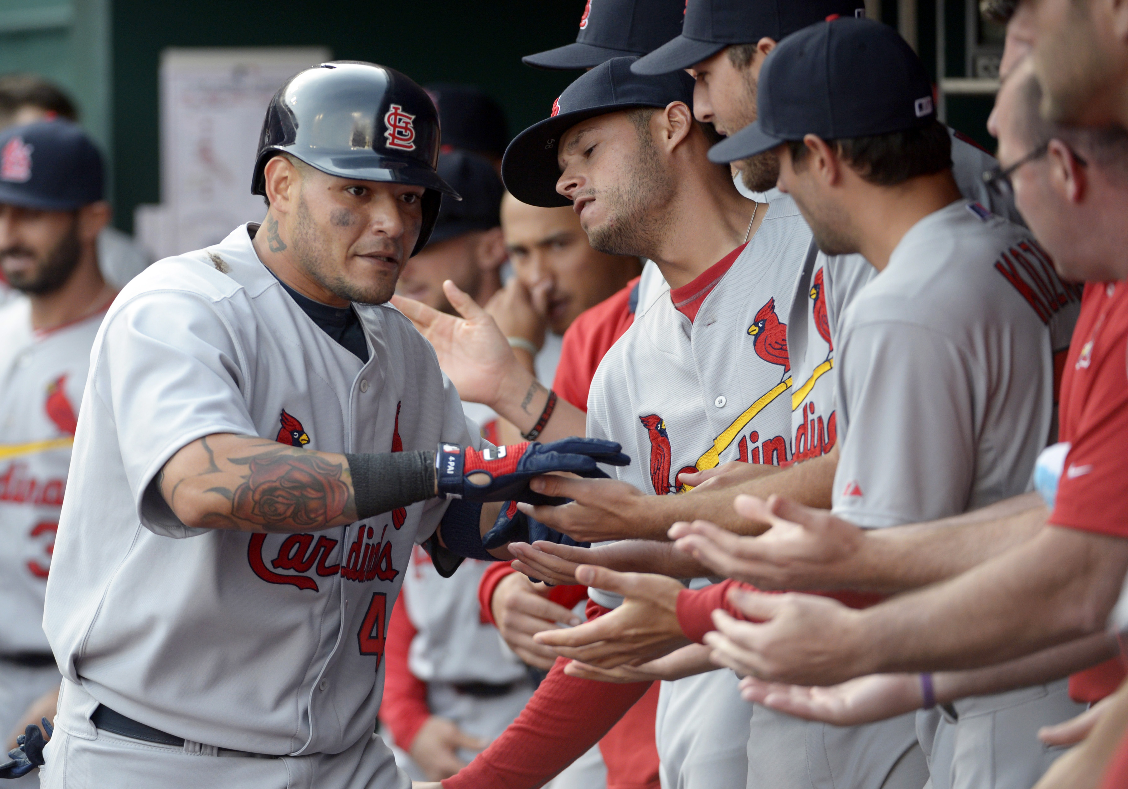 Molina's HR leads Cardinals over Reds 1-0