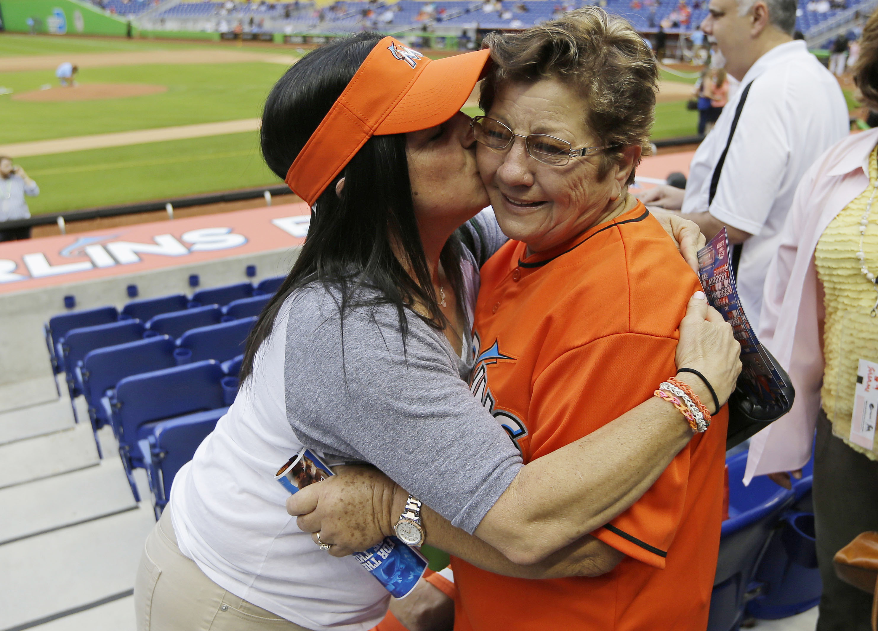 Jose Fernandez's grandmother gets to see him pitch