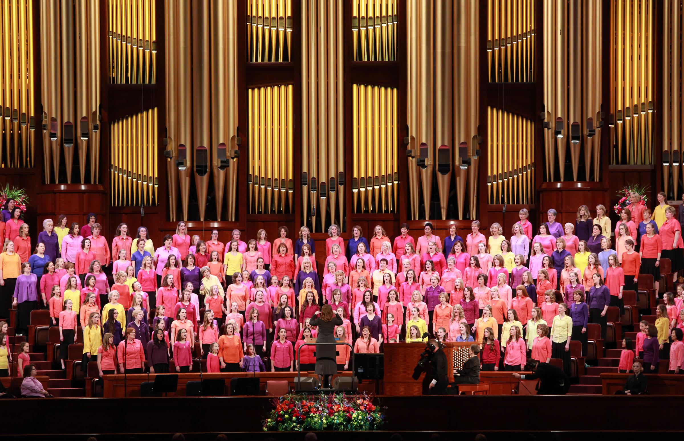 Mujeres SUD de todas las edades participan de una reunión histórica