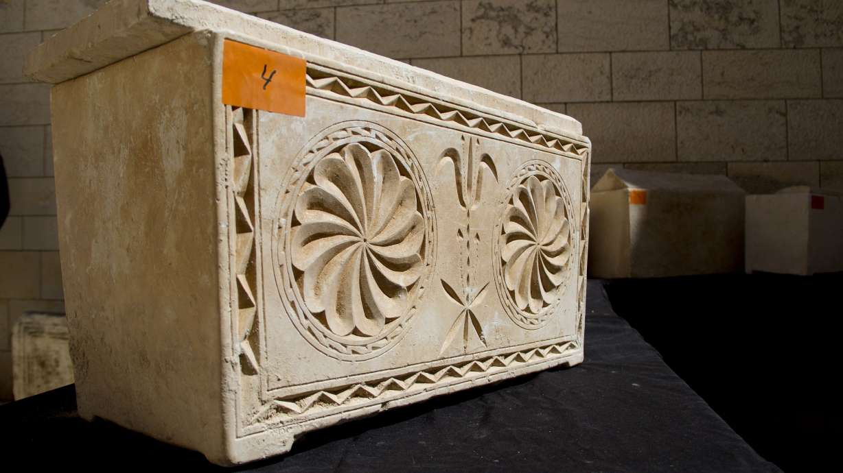 11 ancient burial boxes recovered in Israel
