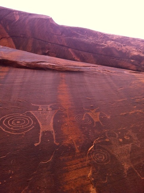 Petrogylphs in Left hand canyon (Photo: Amber Linebaugh, 
www.globecandy.com)