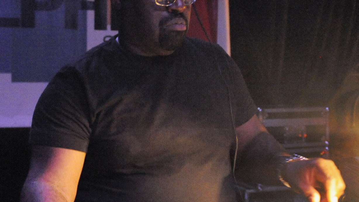 House music legend Frankie Knuckles dead at 59