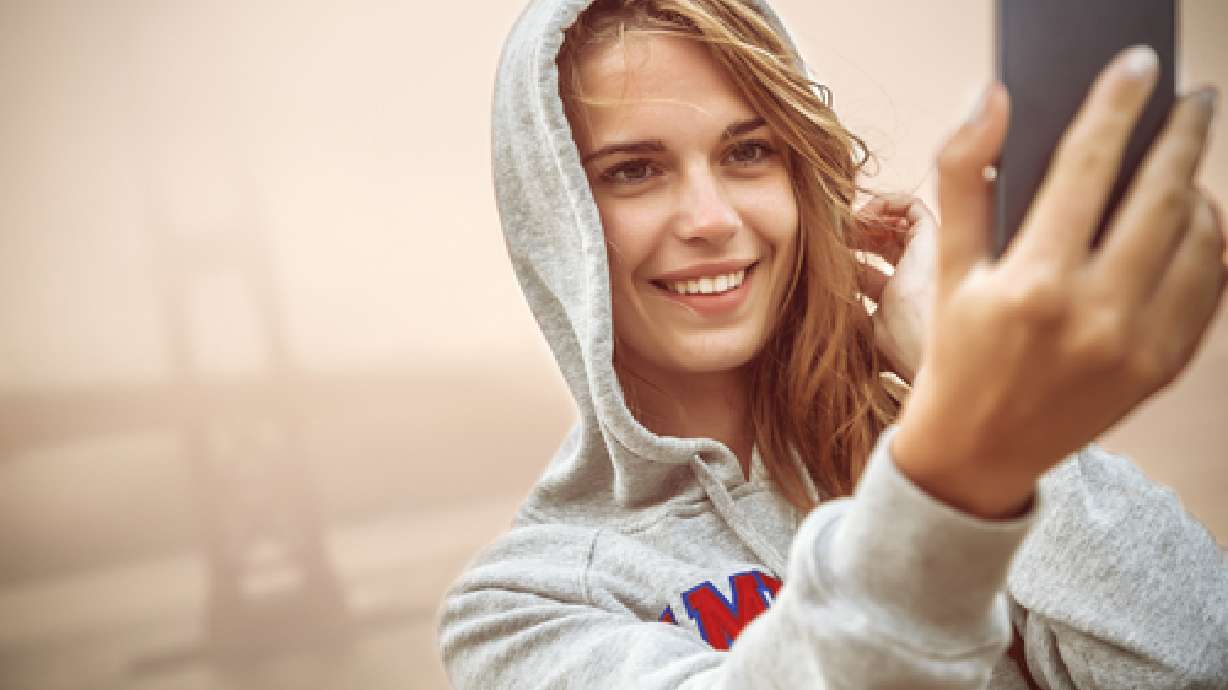 5 valid reasons to post a selfie