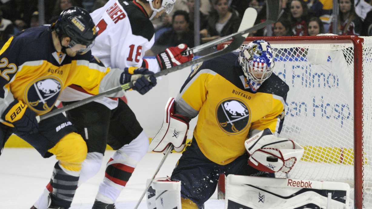Ennis, Leino lead Sabres to 3-2 win over Devils
