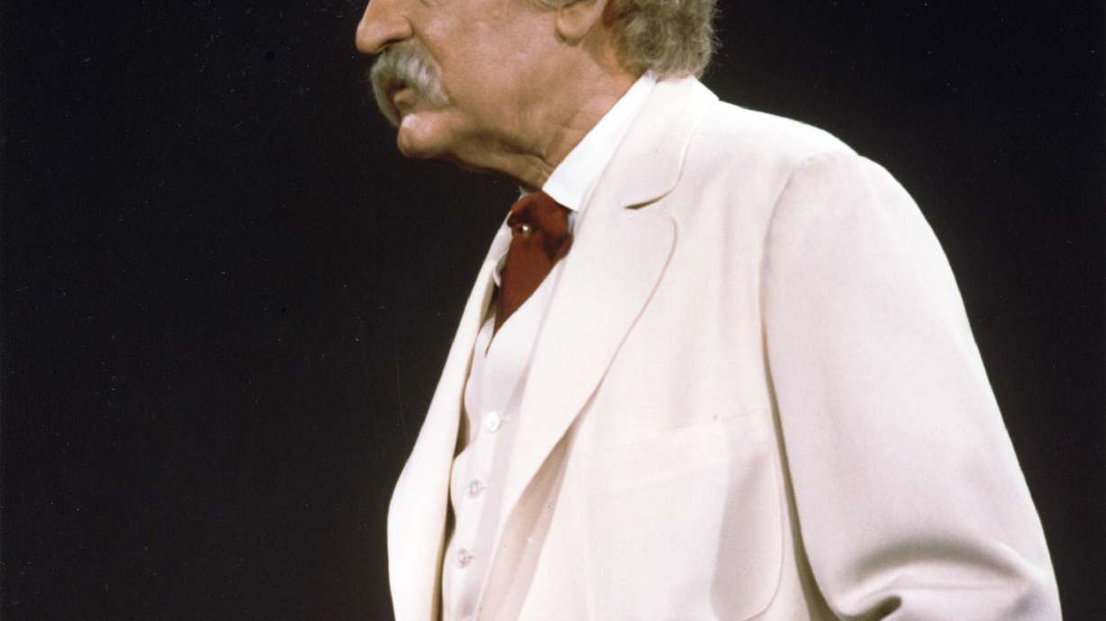Holbrook's 'Mark Twain' show reaches 60th year