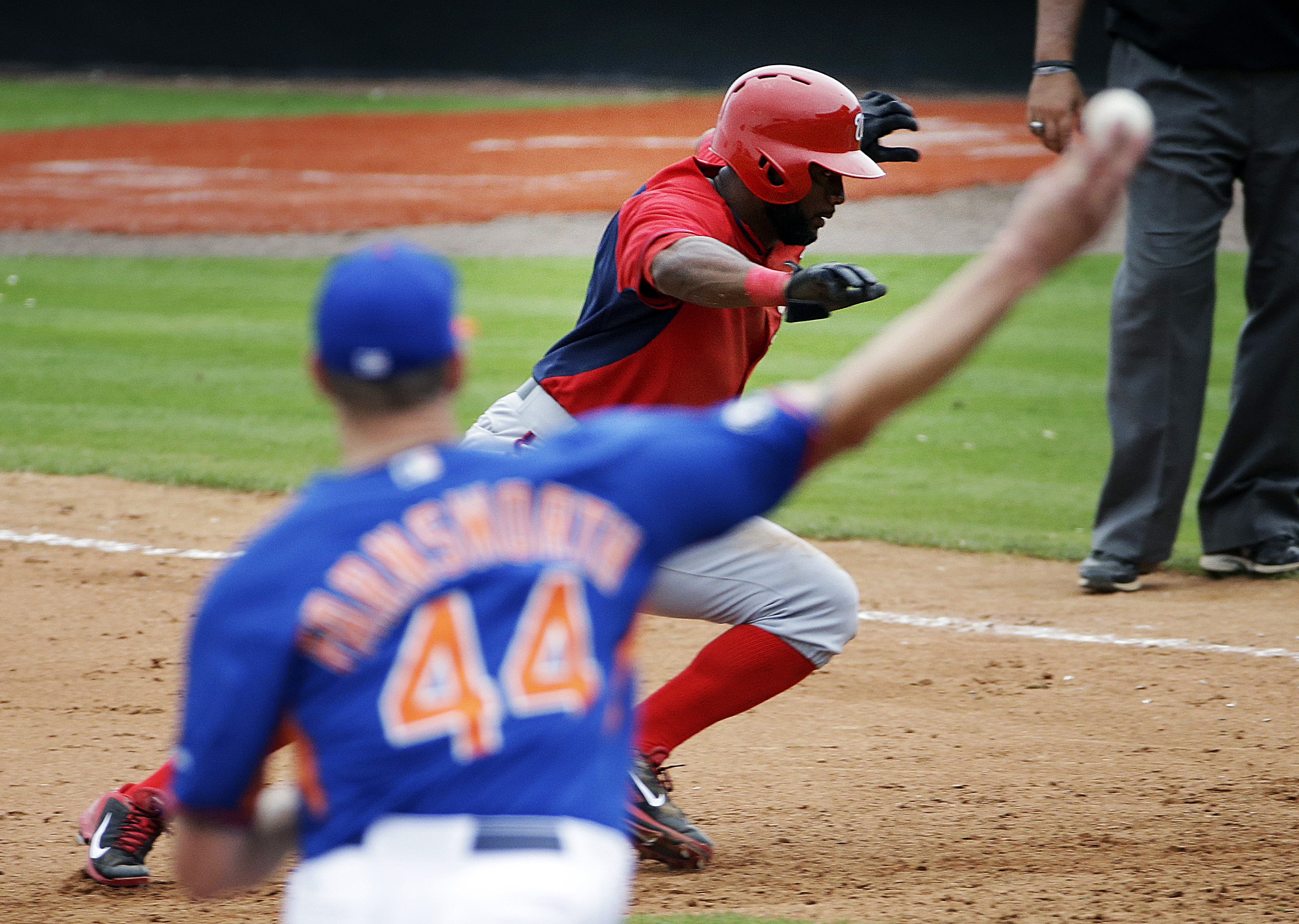 Parnell on DL; Mets call up Farnsworth, Flores