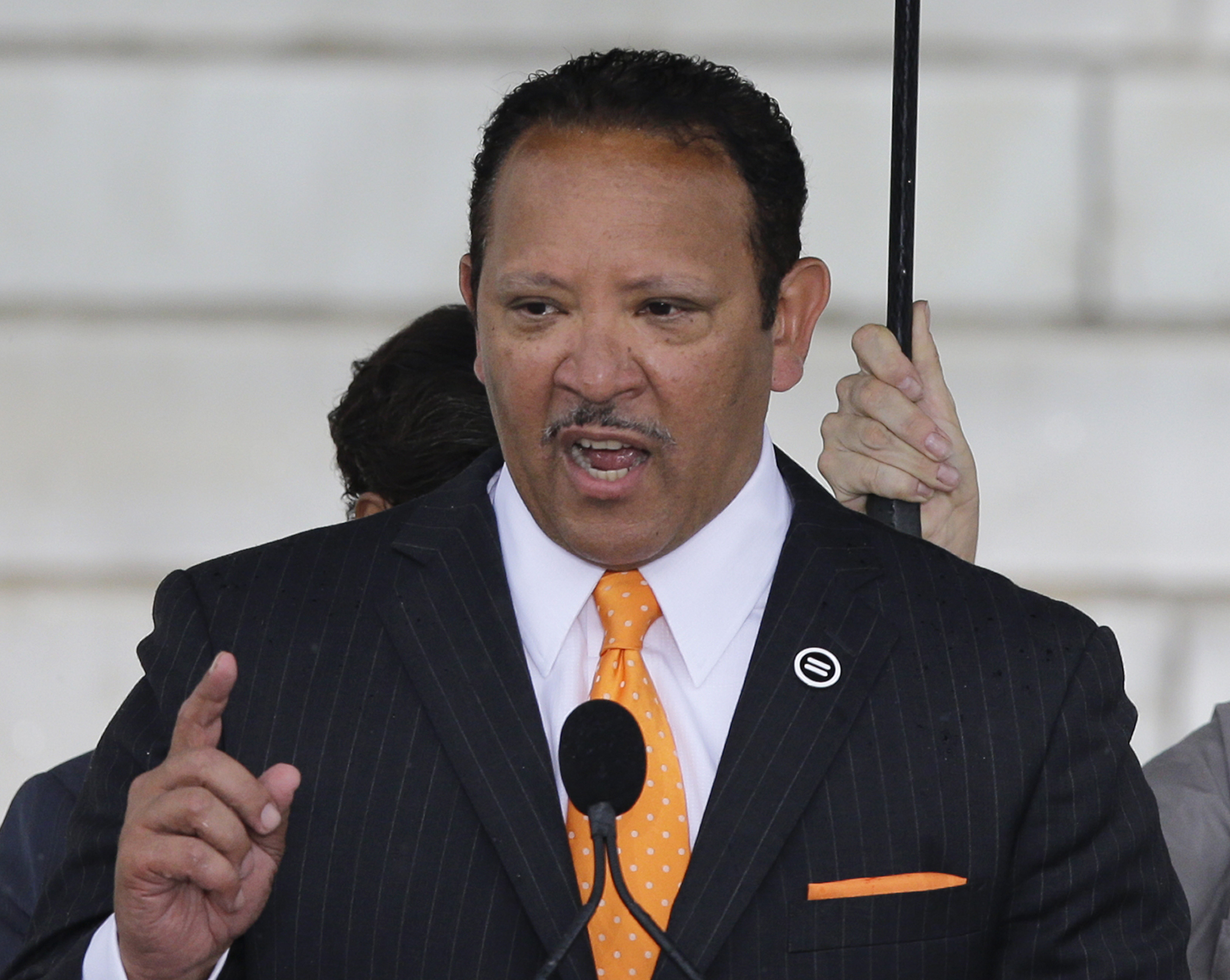 Report says blacks, Latinos losing economic ground
