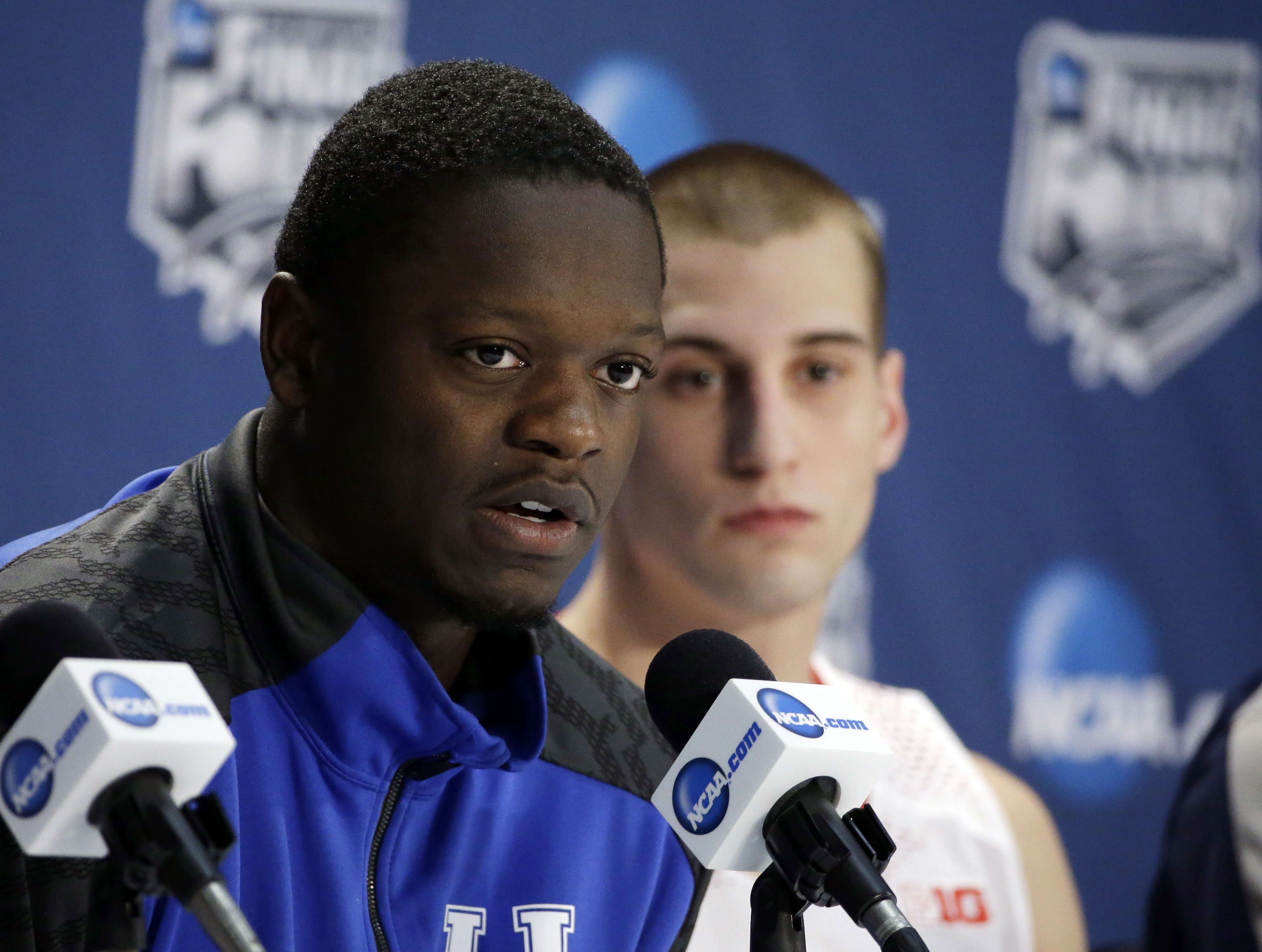 Julius Randle guides Kentucky back home to Dallas