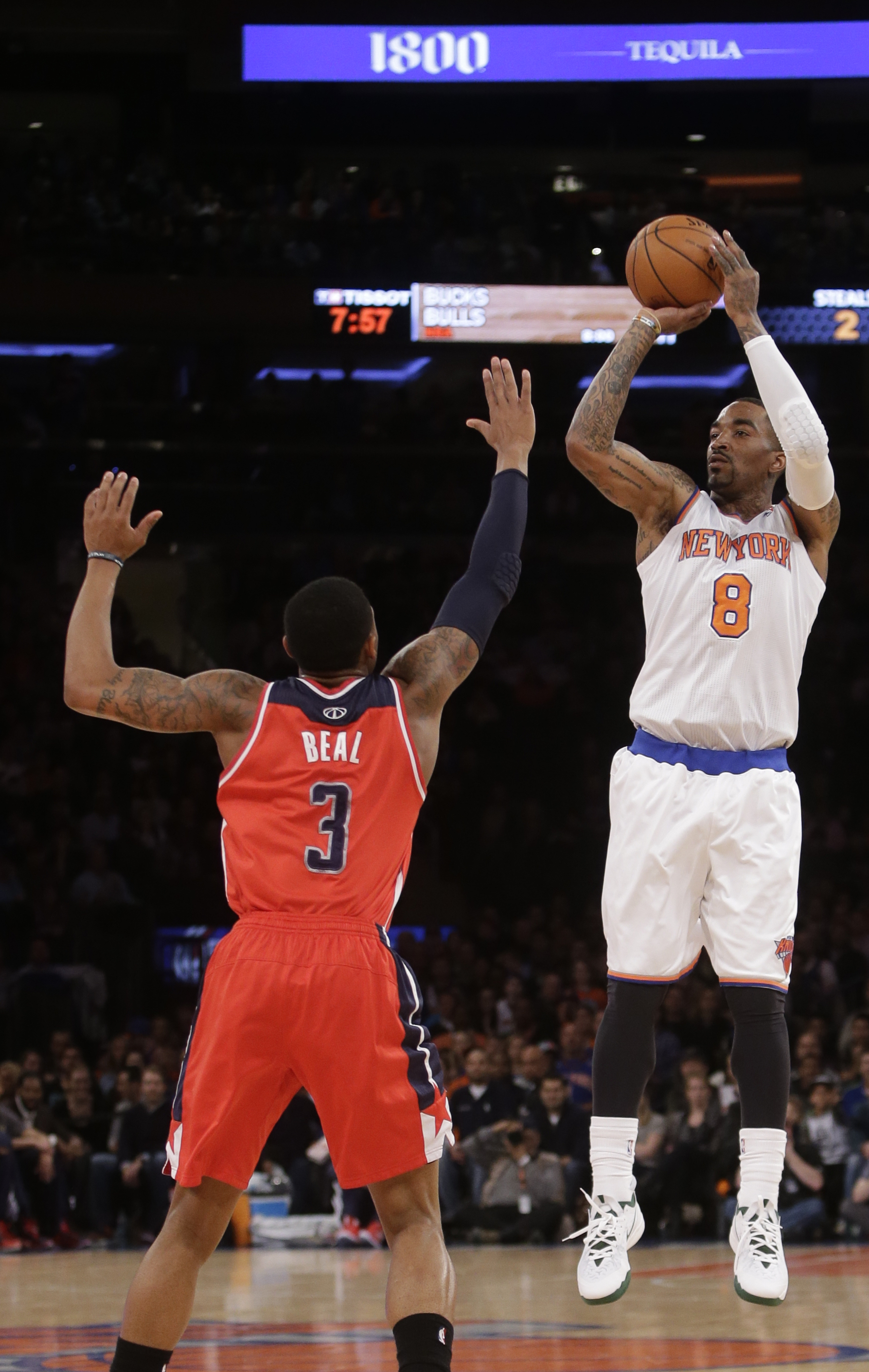 Beal's jumper, Anthony's miscues help Wizards win