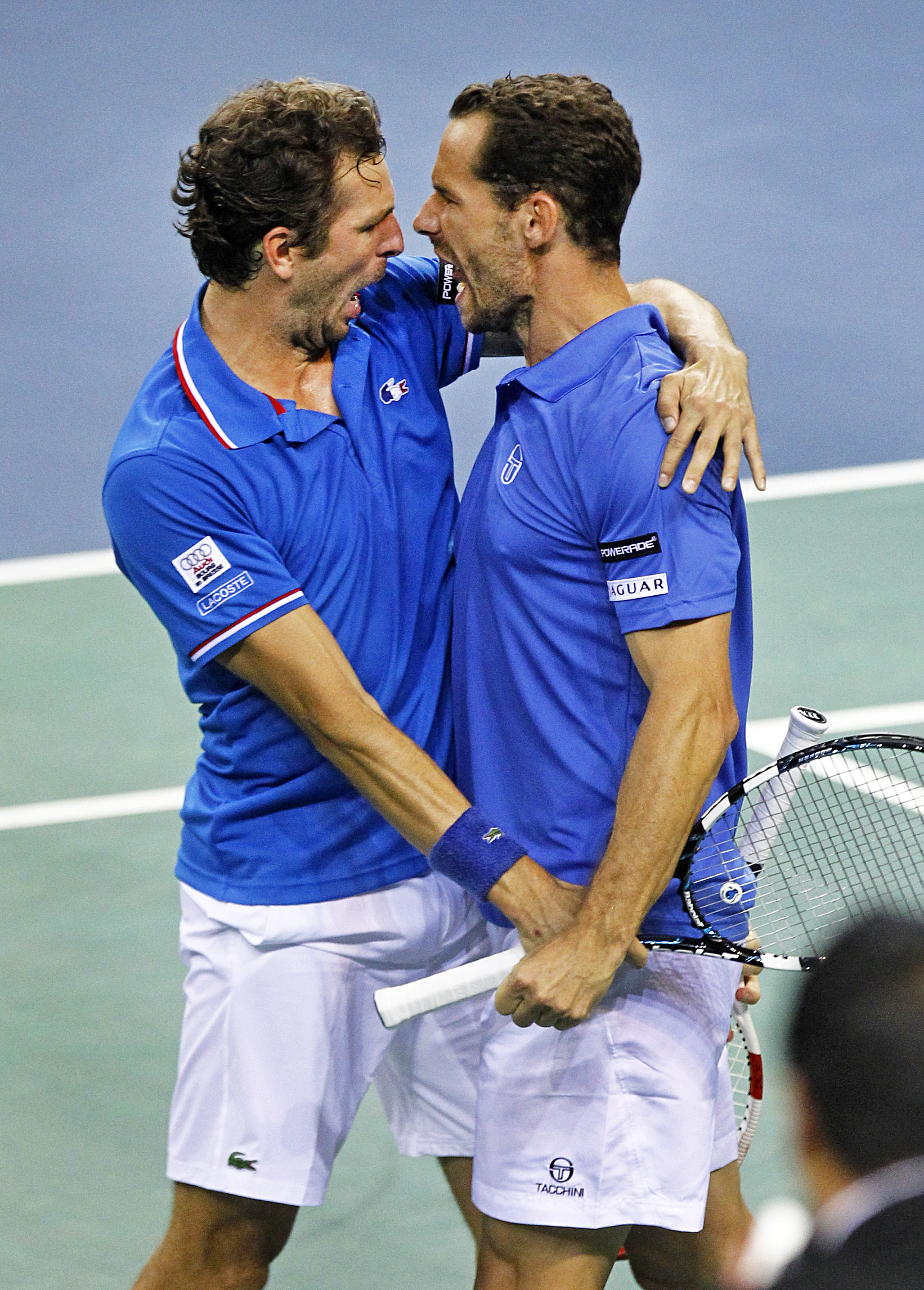 Germany leads 2-1 after France wins doubles
