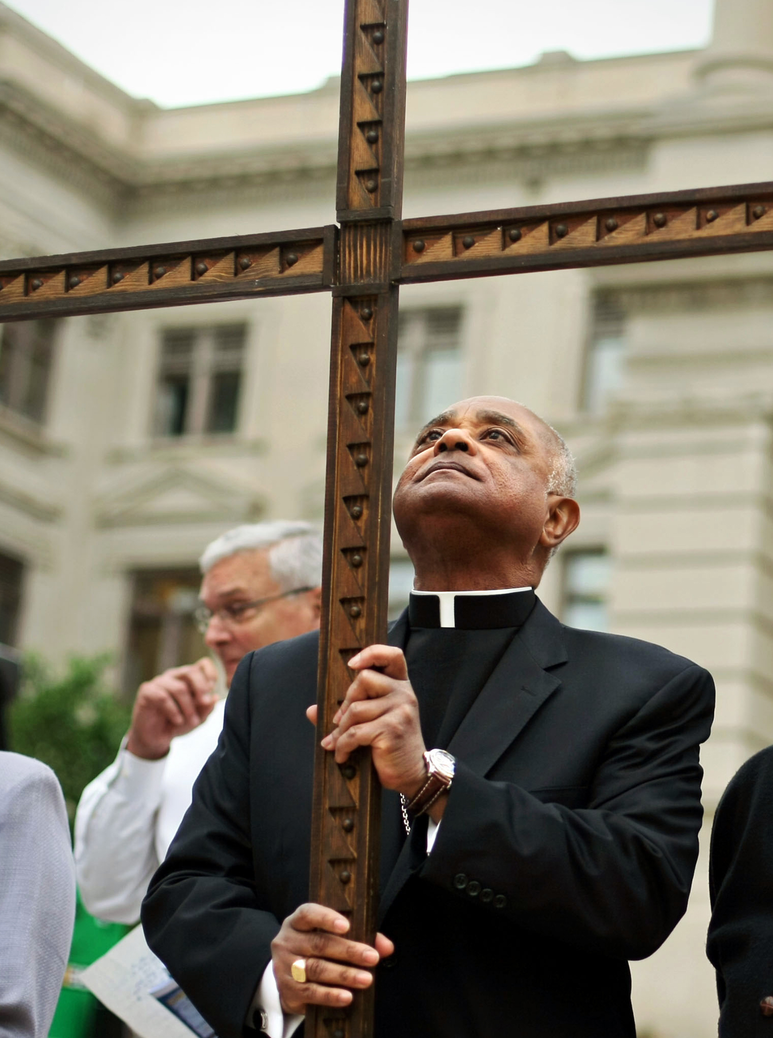 APNewsBreak: Archbishop to sell Atlanta mansion
