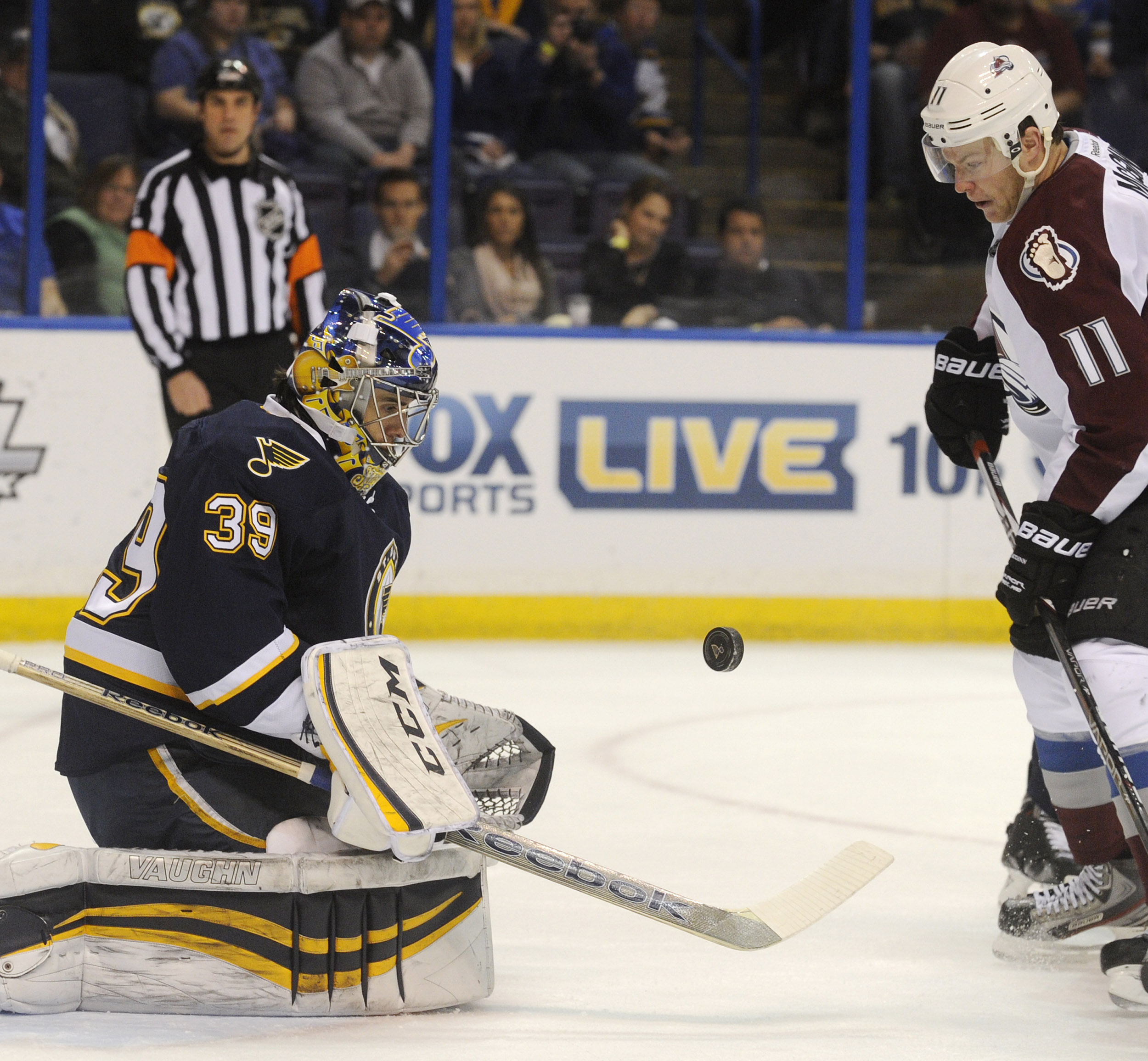 Varlamov, Avalanche blank Blues 4-0