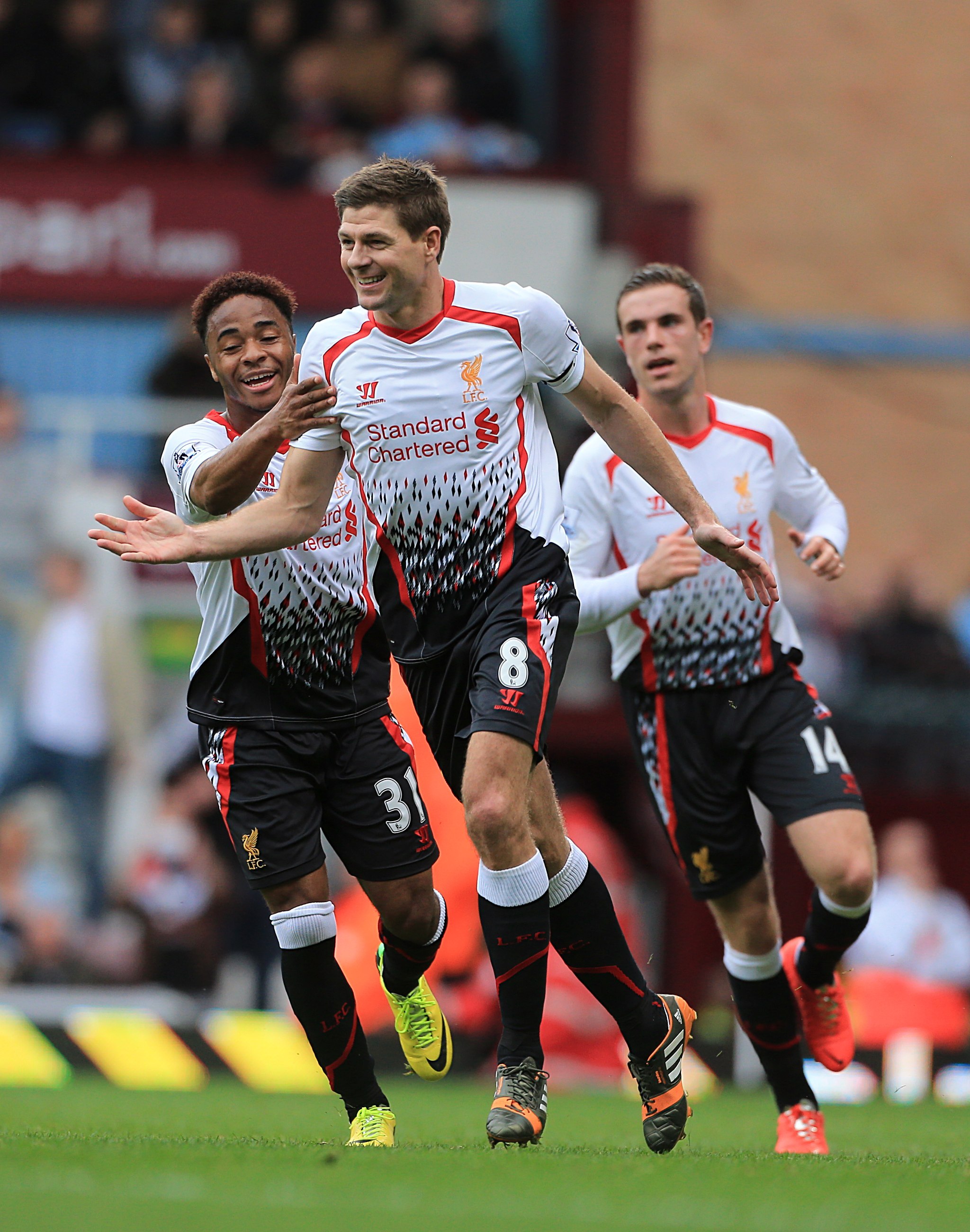 Liverpool returns to top spot in Premier League