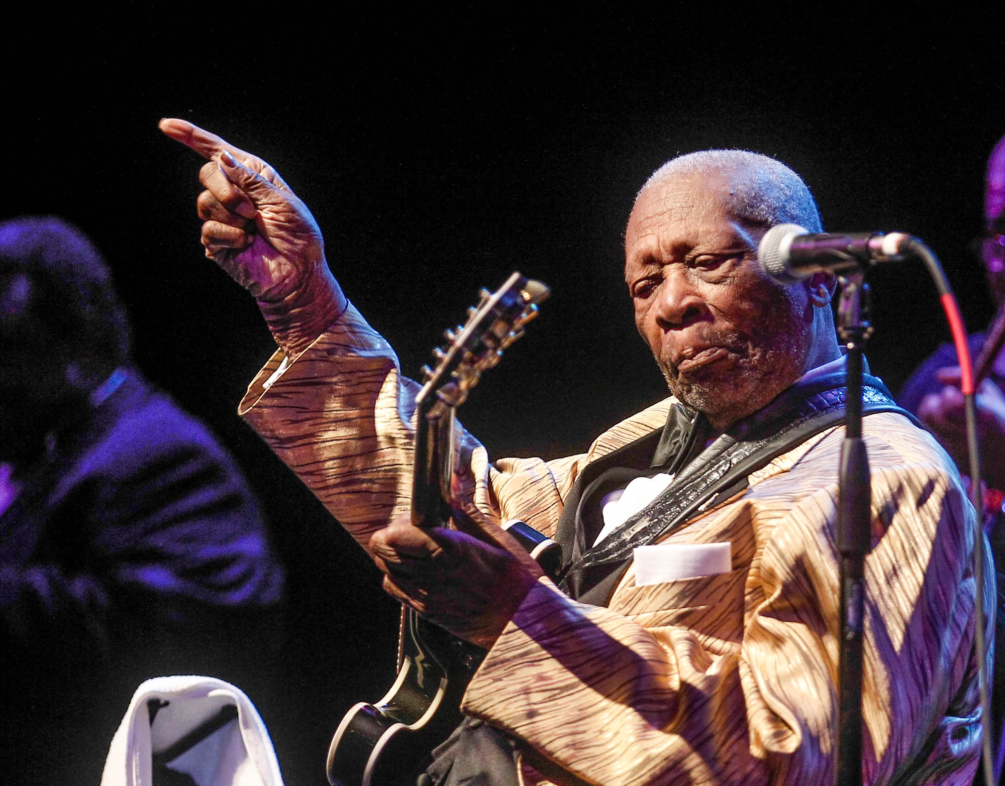 Erratic B.B. King performance makes fans blue