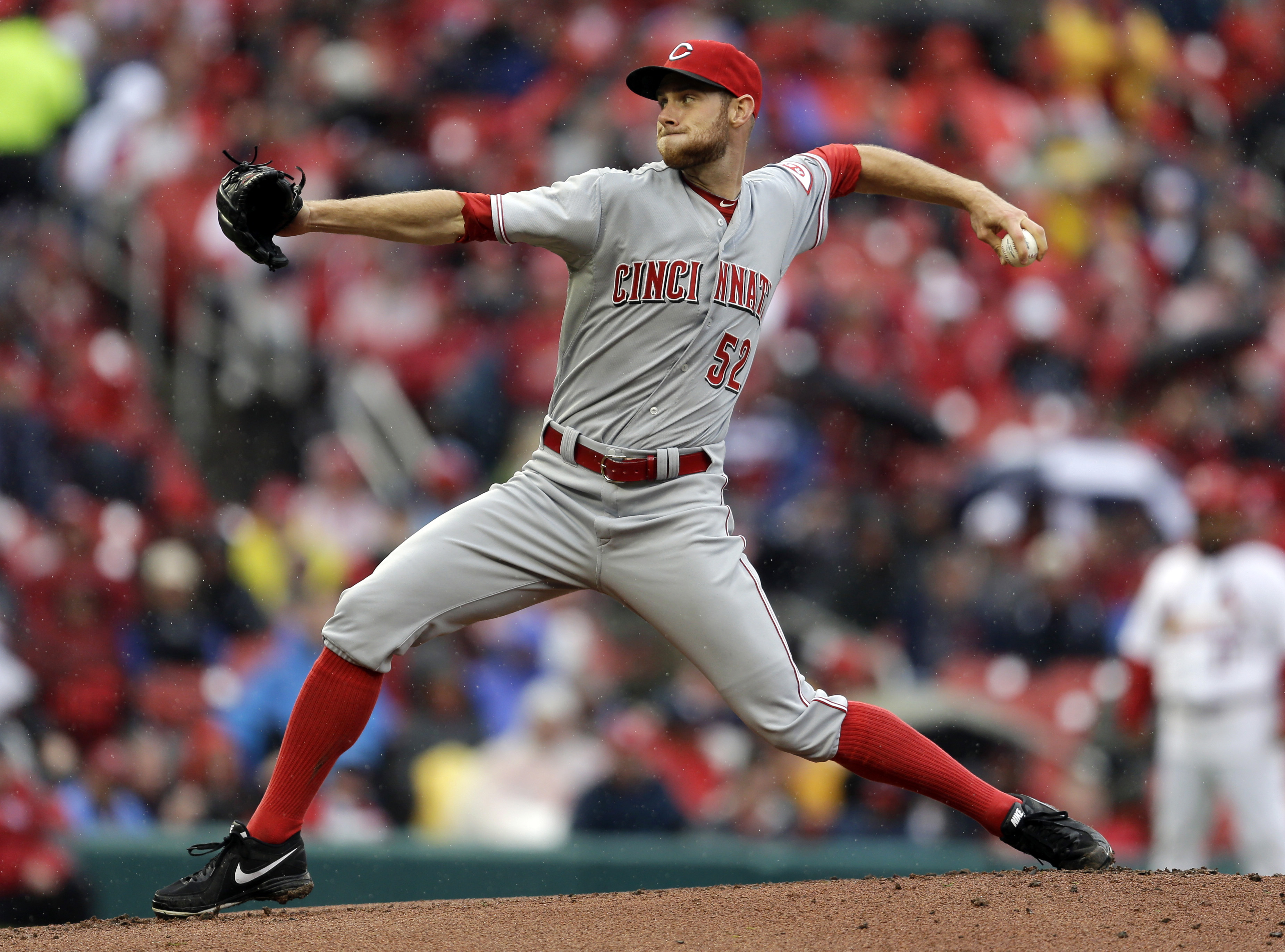 Cingrani out early, Reds lose to Cardinals 5-3