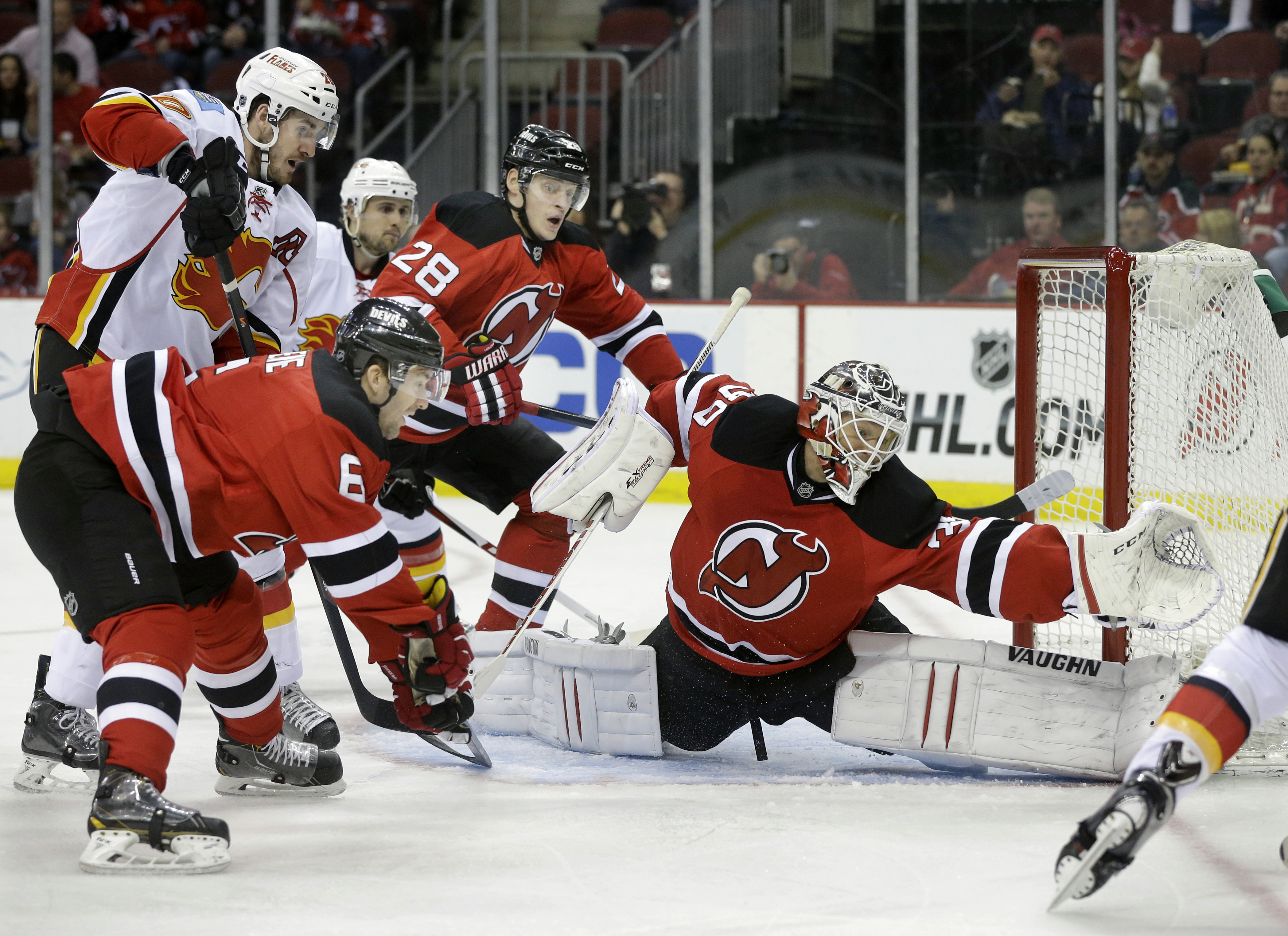 Ramo makes 31 saves as Flames edge Devils 1-0
