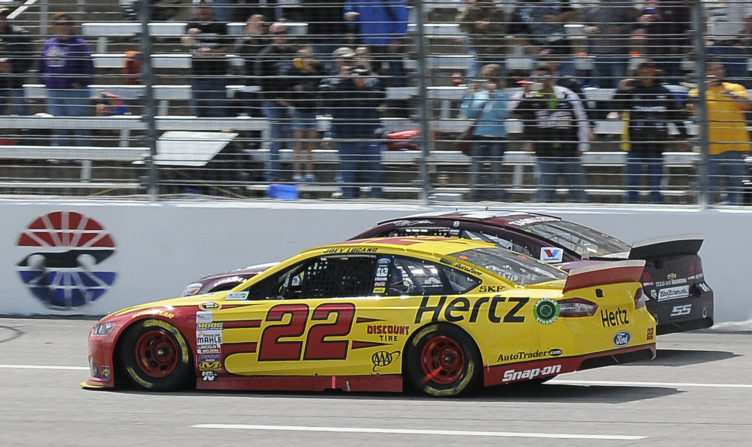 Last-lap pass for Logano to get Cup win at Texas