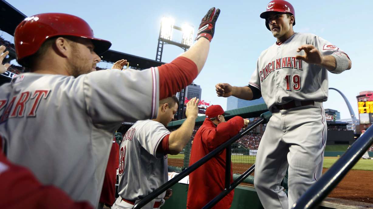Reds stumble in St. Louis again, lose 7-5