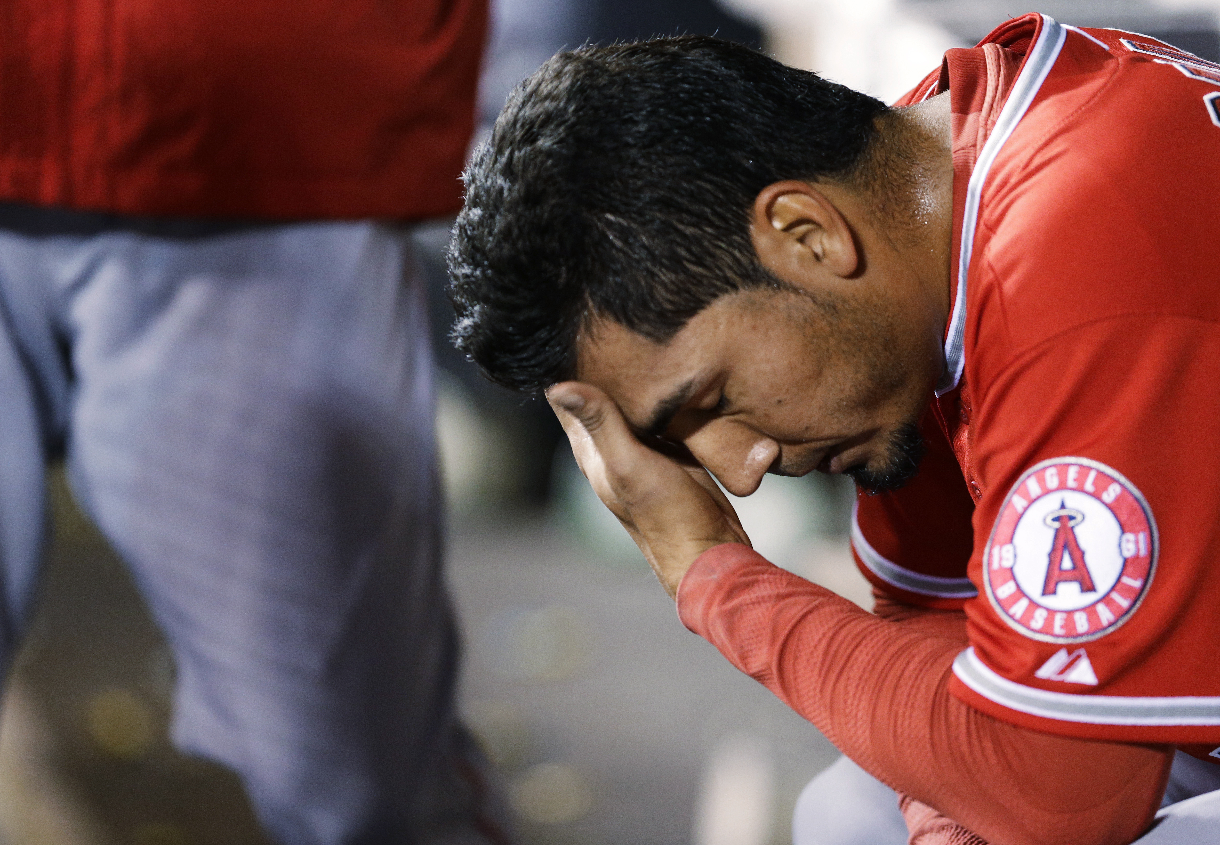 Hamilton injured, Angels lose again to Seattle 5-3