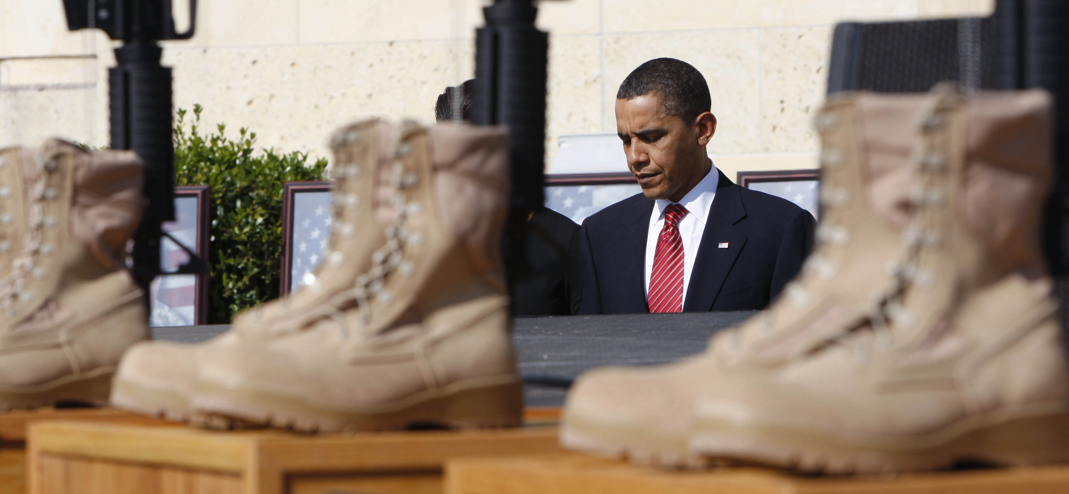 Obama offers solace to nation at Fort Hood