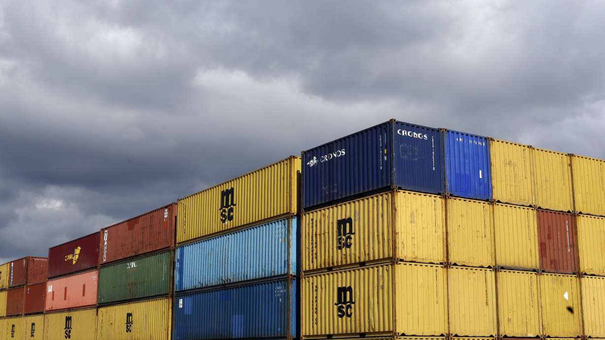 US wholesale stockpiles up 0.5 percent in February